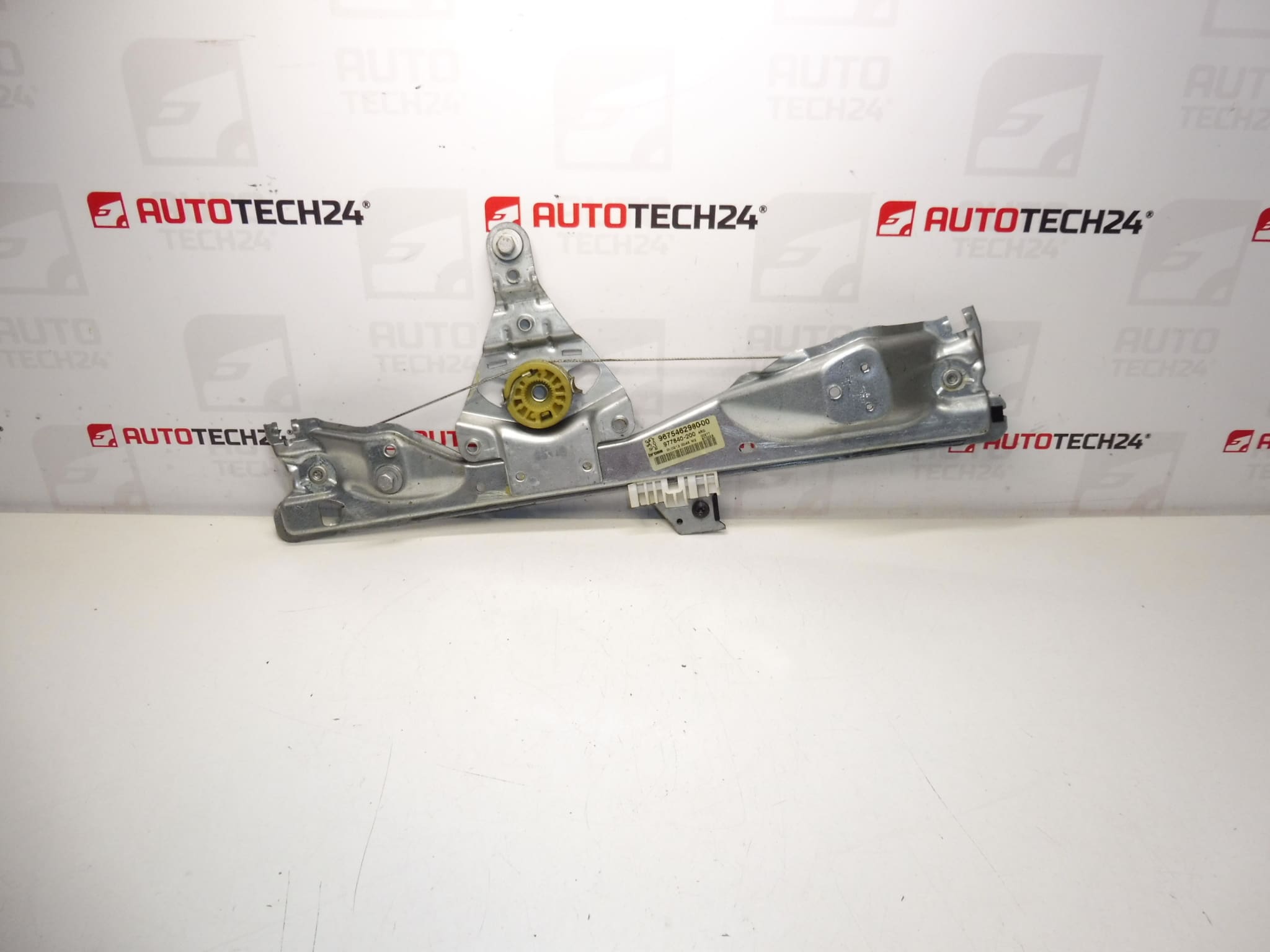 Peugeot 308 механизъм за издърпване на задното дясно стъкло 9675462980 9224E2