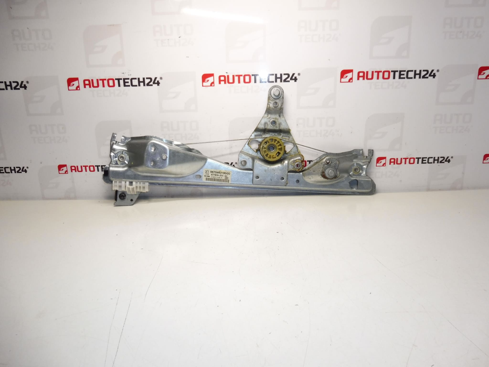 Peugeot 308 механизъм за издърпване на задното ляво стъкло 9675463180 9223C9