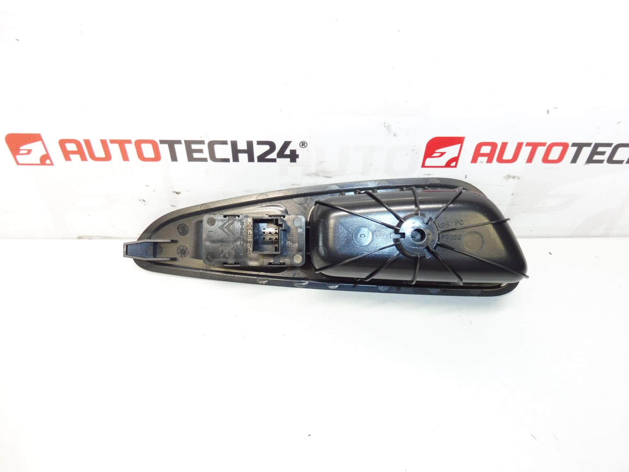 Превключвател за заден десен прозорец Peugeot 308 96573850XT 649030 - Image 2