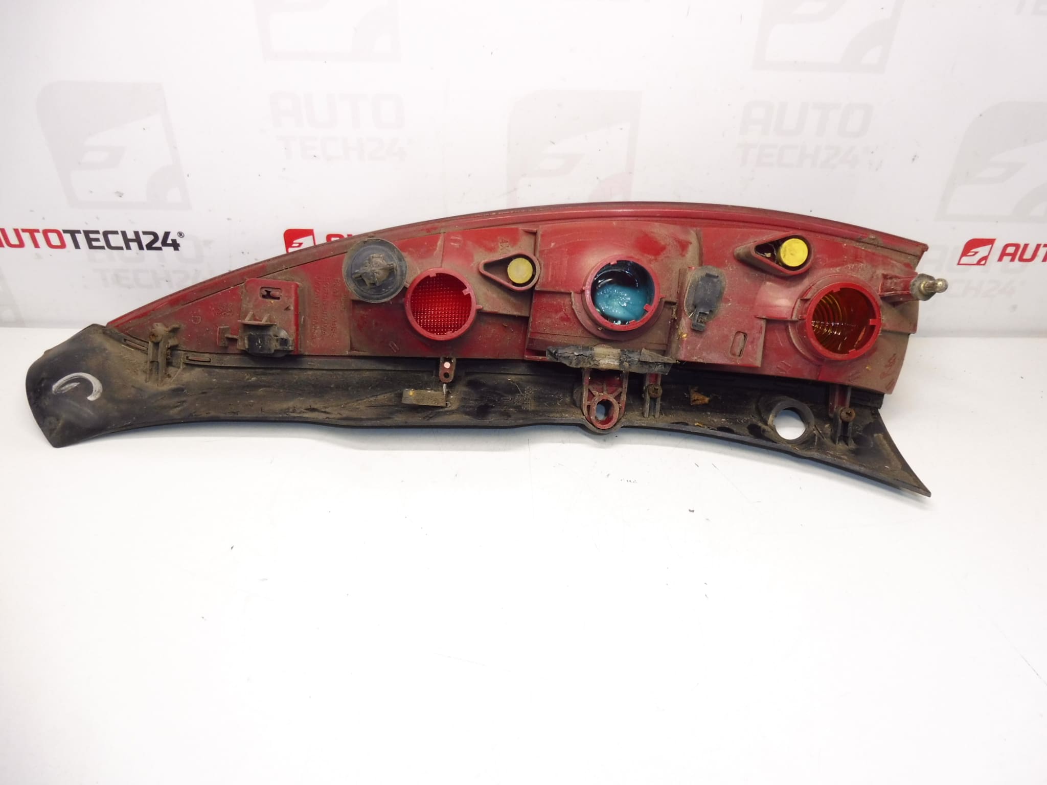 Фар заден долен десен Citroën C5 I and II Kombi 9637356480 6351P7 - Image 2