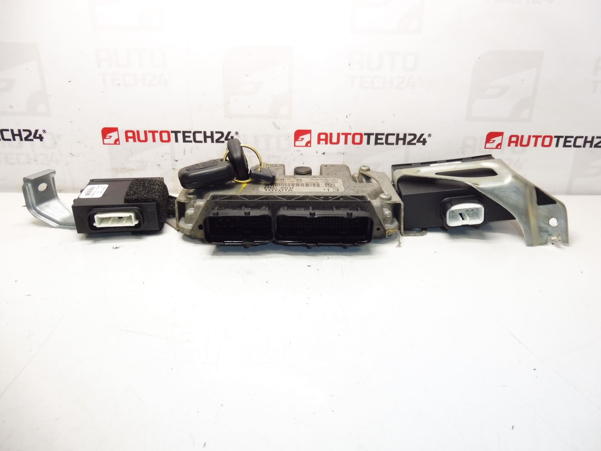 Immo + Дистанционно Citroën C1 Peugeot 107 0261S06145 6545PR 6545PN