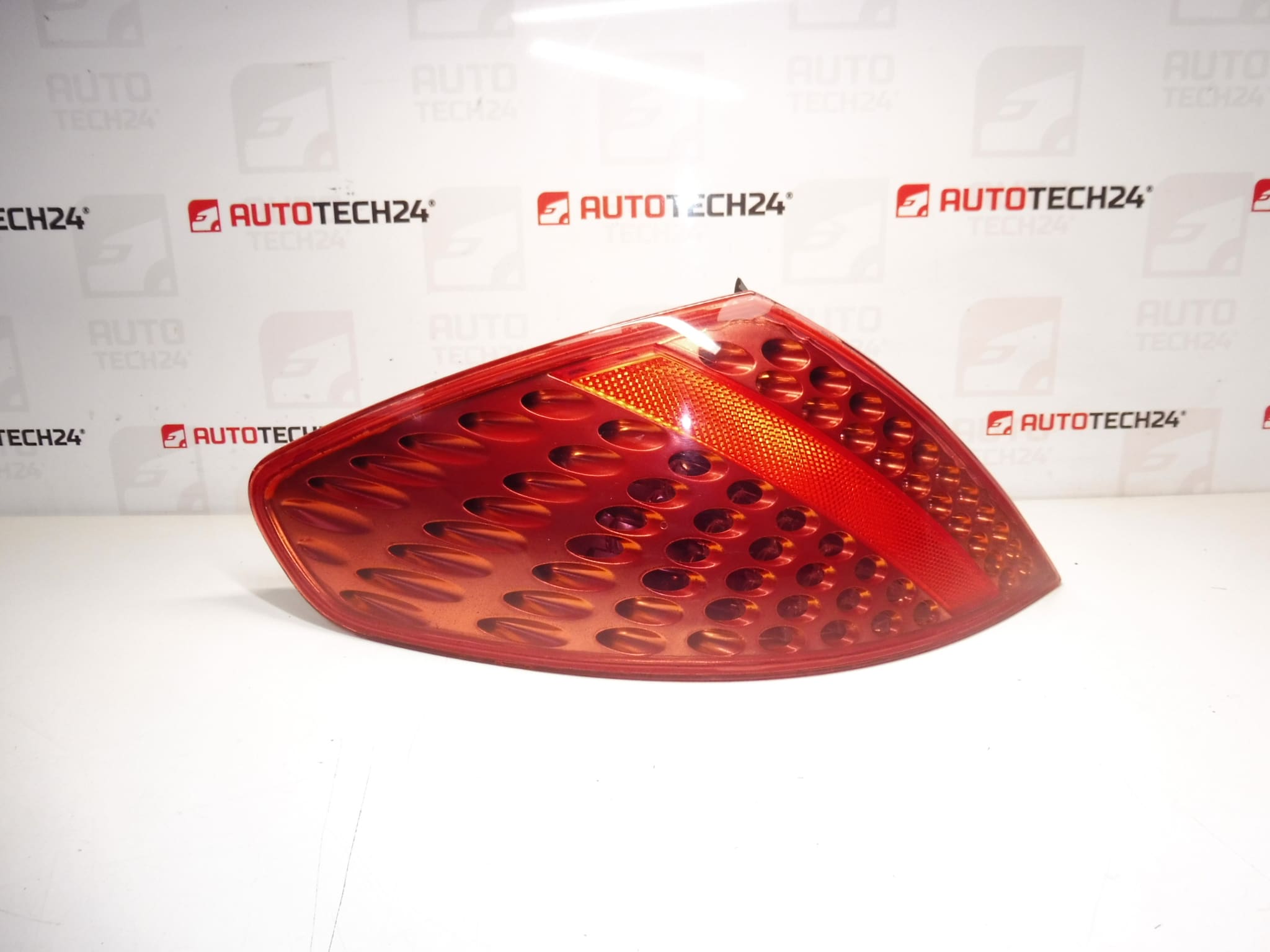 Фар заден ляв Peugeot 307 CC 714025600761 6350S3 6350X4