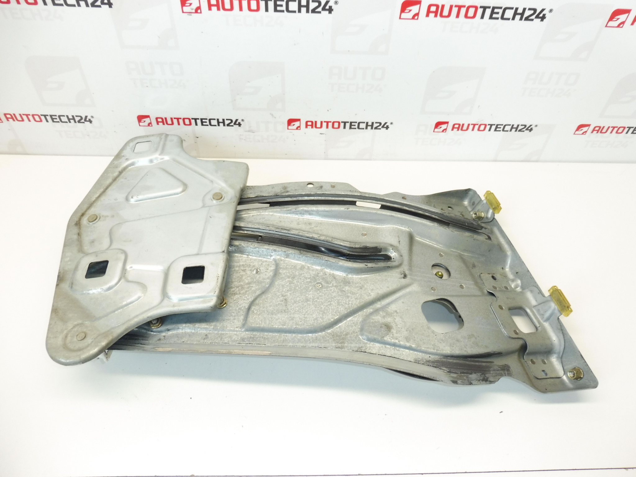 Peugeot 307 CC задно дясно стъкло Изтегляне 9651535980 922497