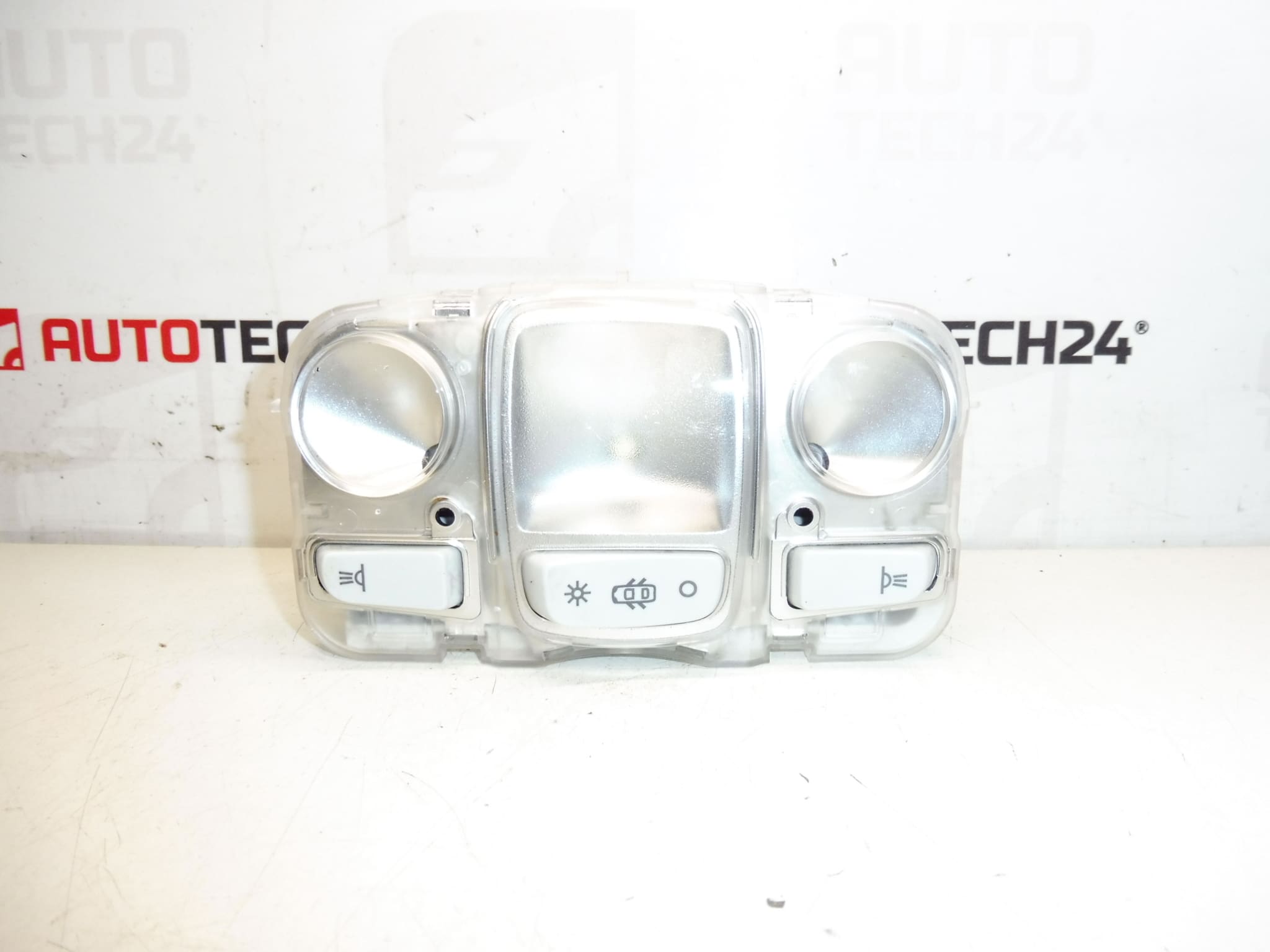 Вътрешно осветление Citroën Peugeot 96781445PR