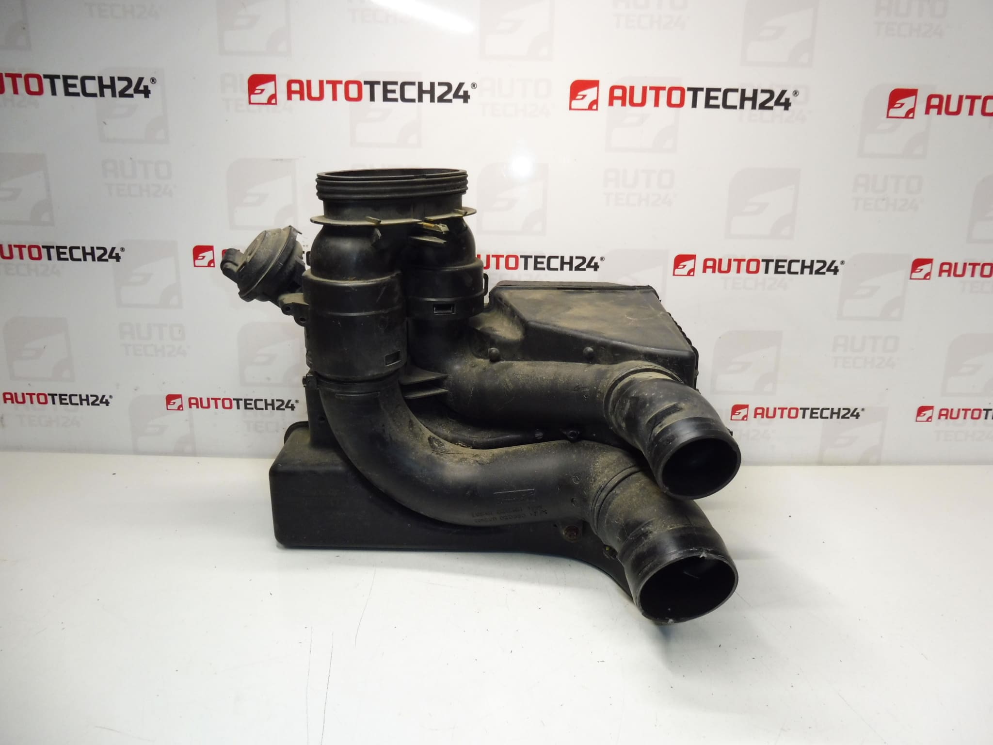 Филтърна кутия Citroën Peugeot 2.0 i 9643586380 9646189680