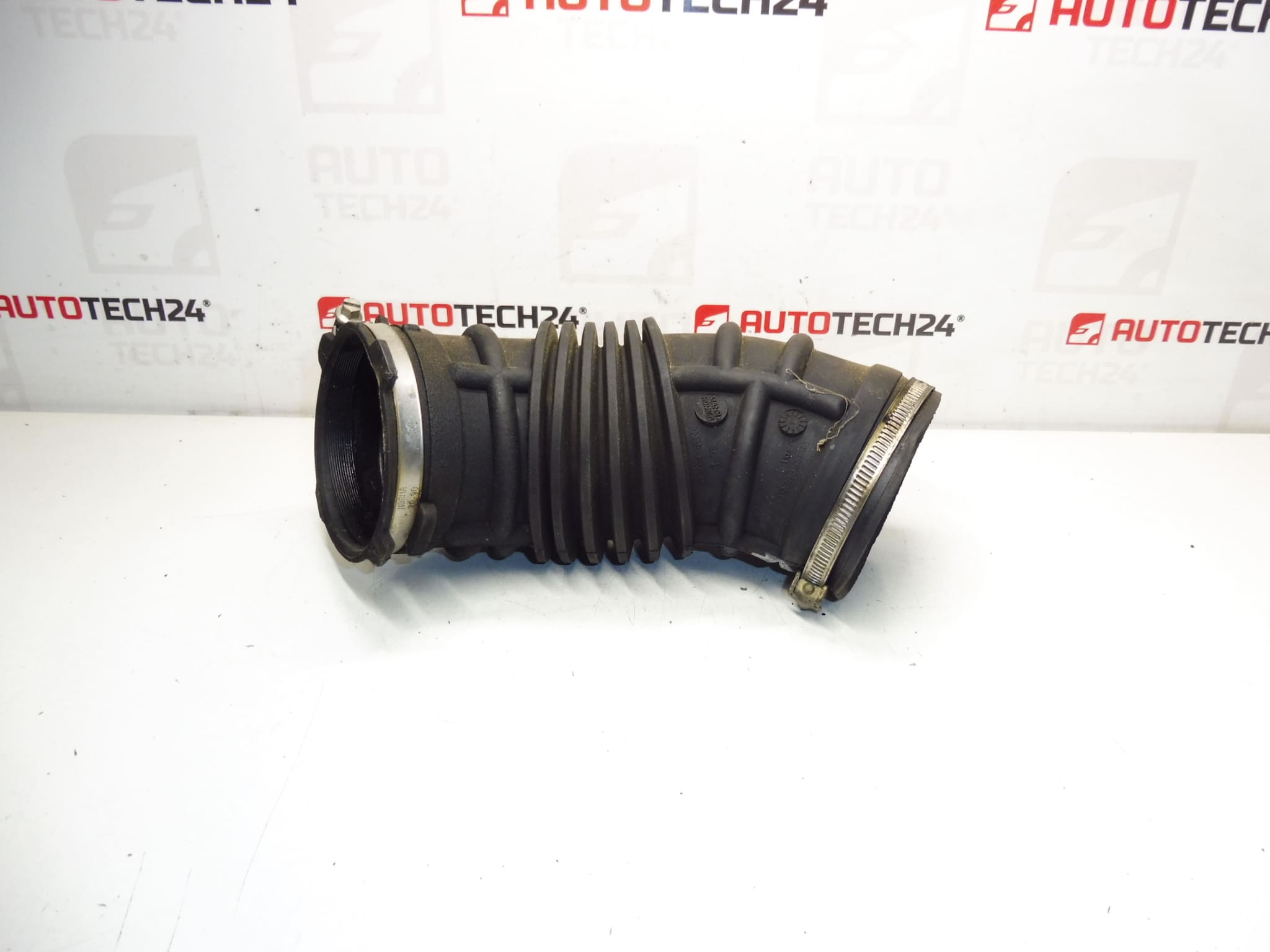 Въздушна връзка 2.0 16V 130kw Citroën Peugeot 9643568280 143437