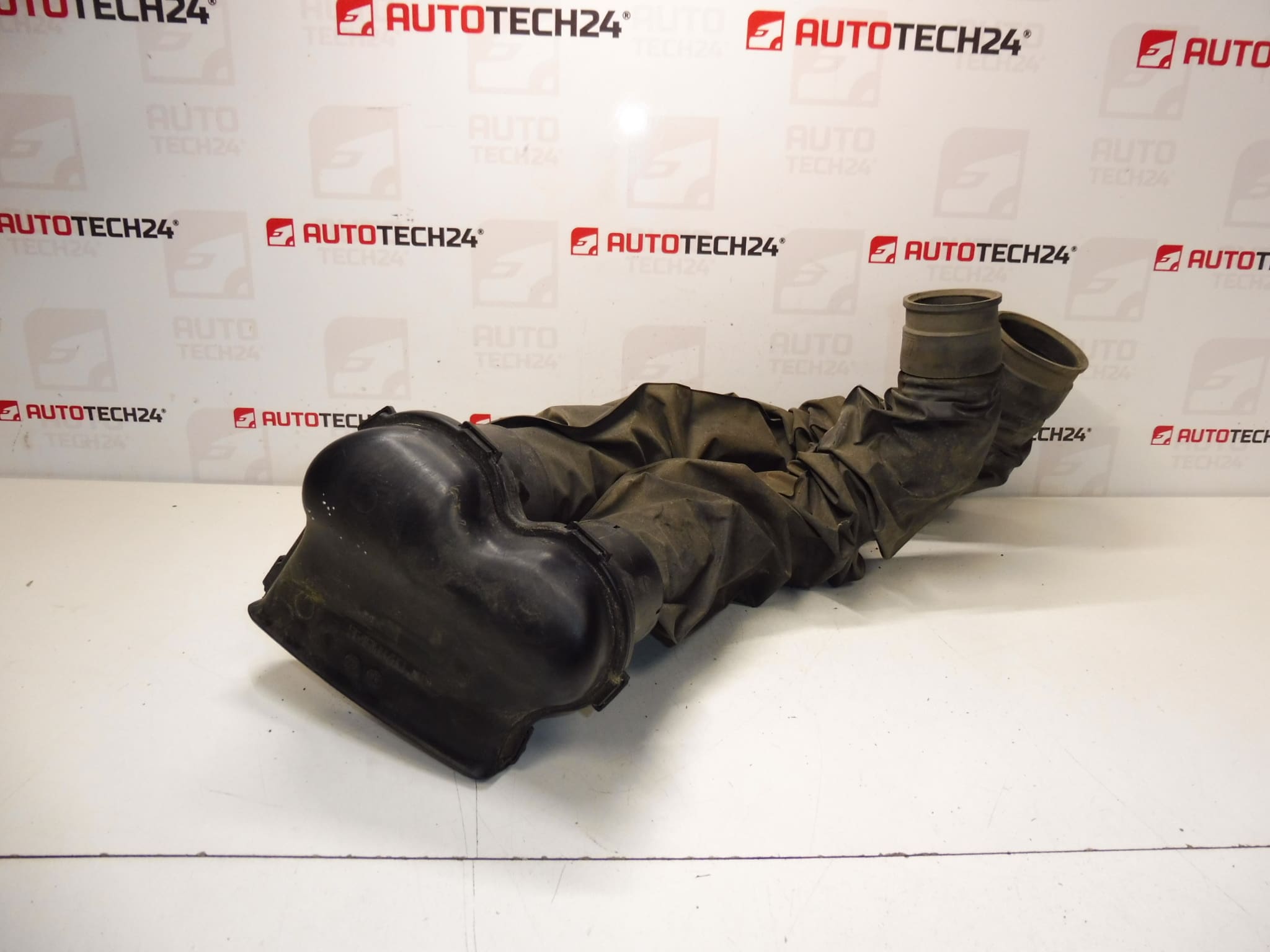 Въздушна връзка 2.0 16V 130kw Citroën Peugeot 9646189780 144051