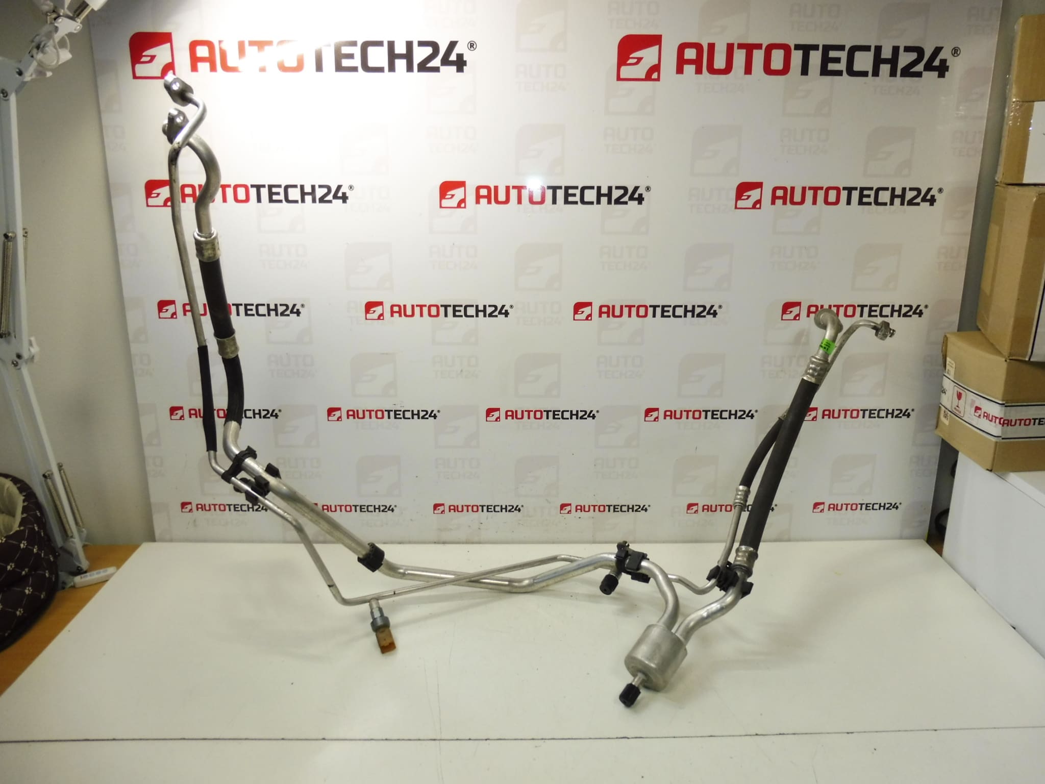 Климатична тръба Citroen Peugeot DS 9670651880 6477Z9