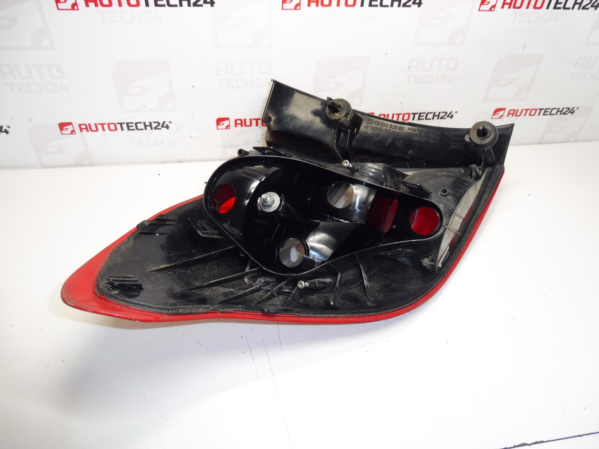 Дясна задна външна лампа Citroën C4 II 9687311980
