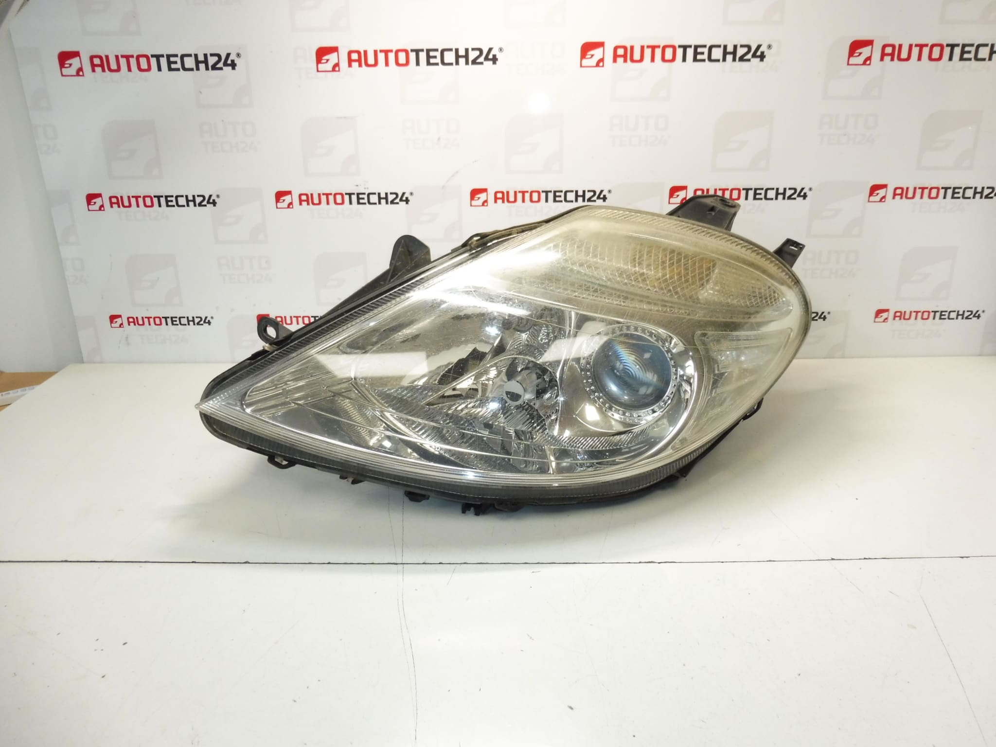 Фар преден ляв Xenon Citroën C8 1494320080 89006373 620816