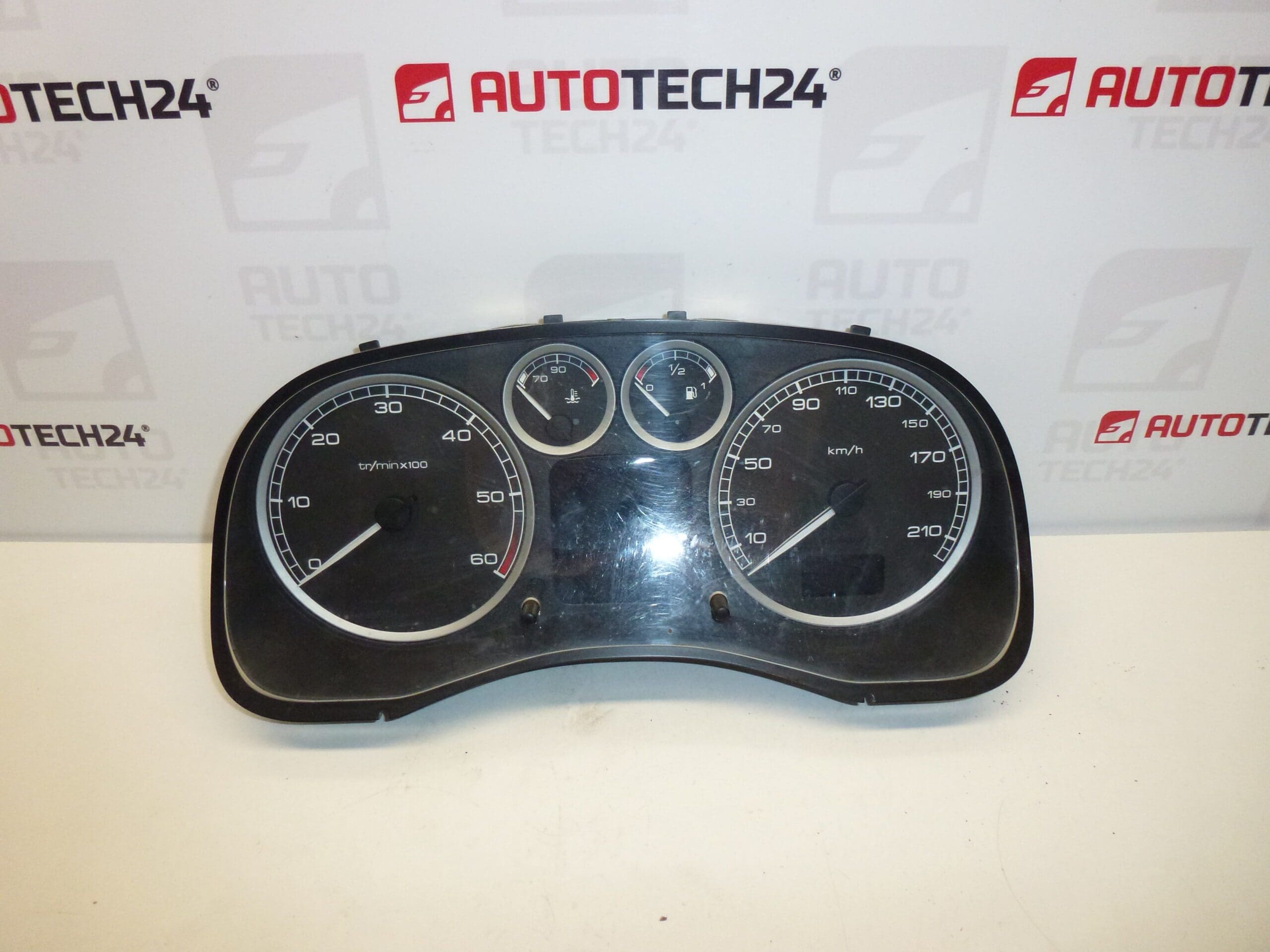 Тахометър Peugeot 307 168 хиляди км 9651299680 6104ZS