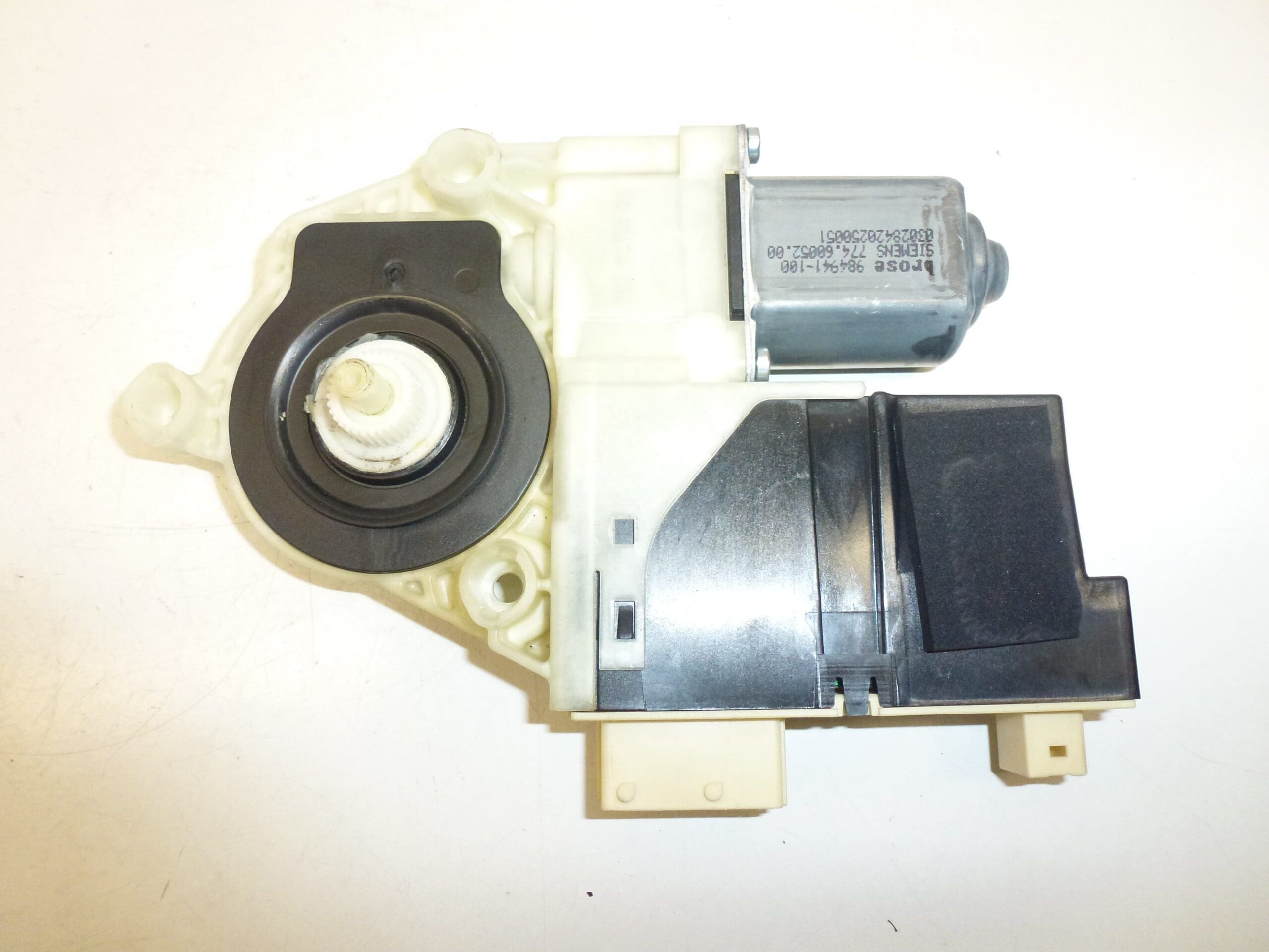 Електромотор за стъклоподемник за Citroën C4 9681575280 9221AW