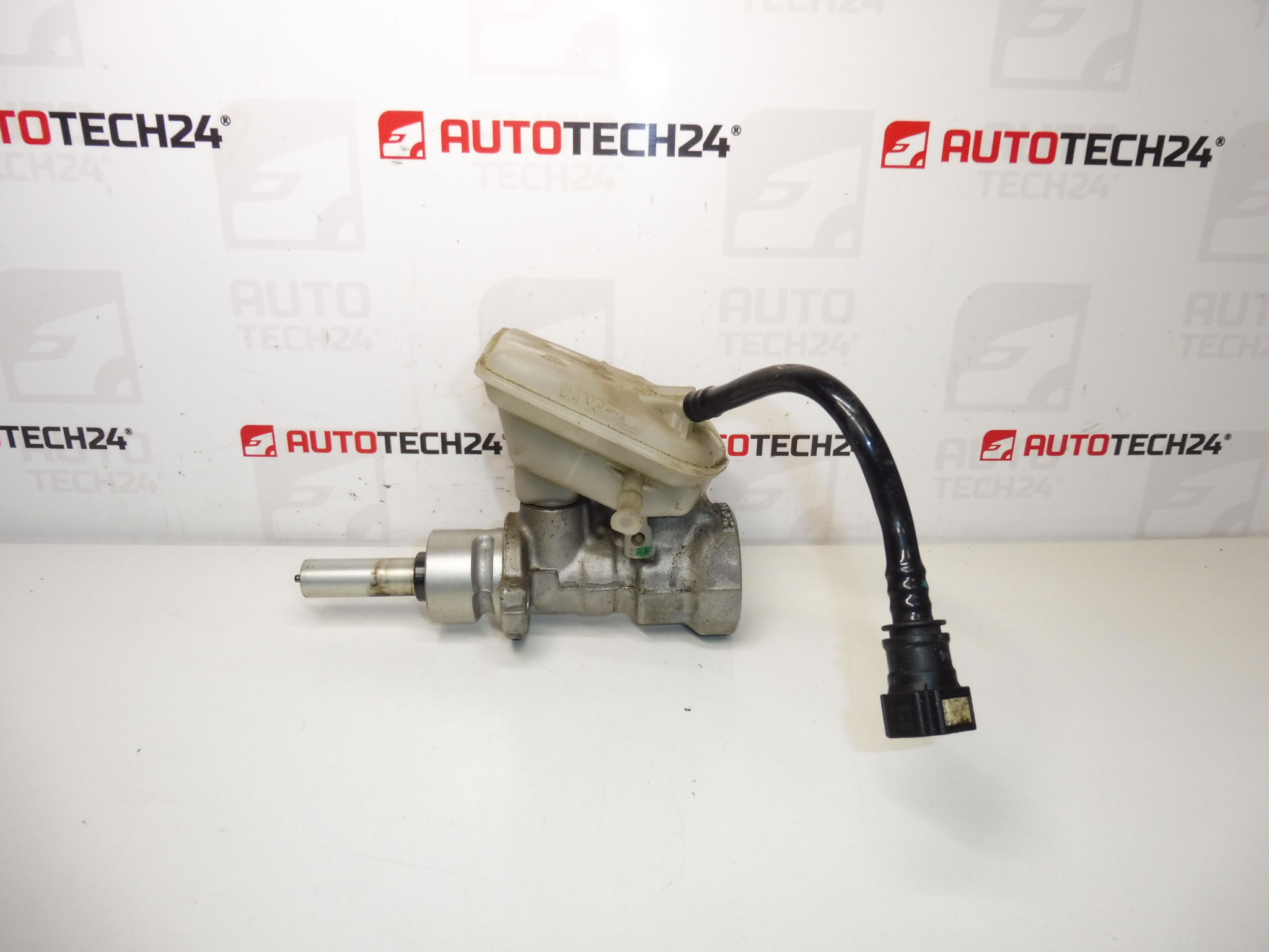 Основен спирачен цилиндър BOSCH Citroën Peugeot 0204123596 22472579 4601L2