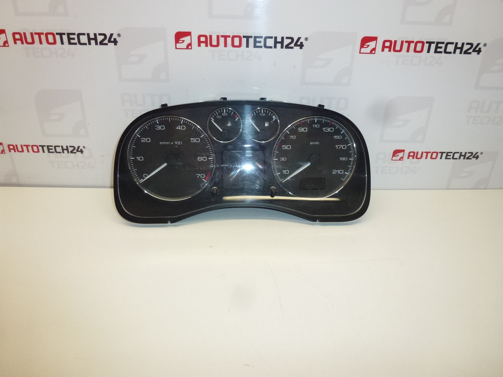 Тахометър Peugeot 307 II с пробег 215000 км 9654485080 6106N0