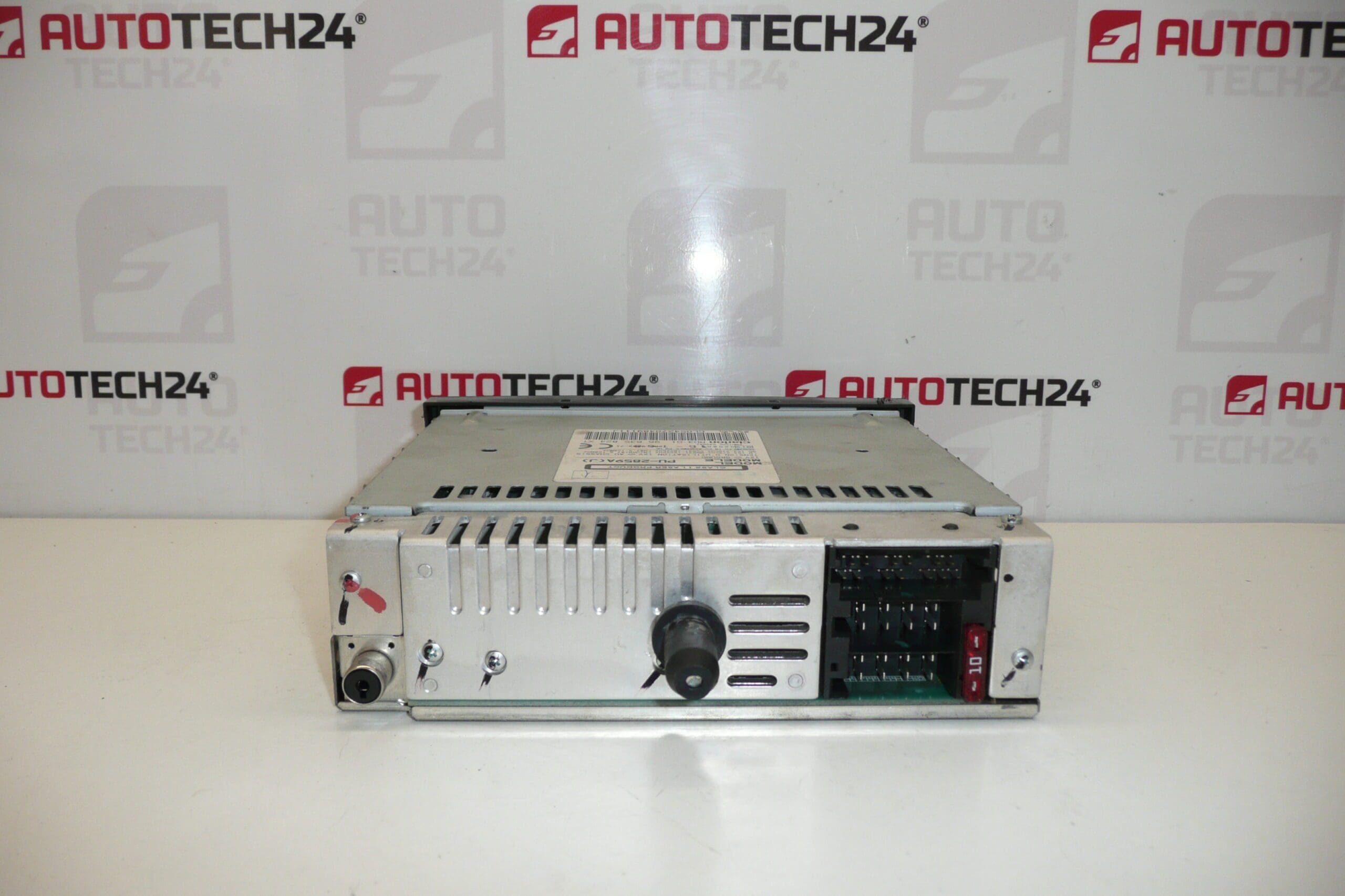 Авто радио CLARION Citroën Peugeot 96635824XT - Image 2