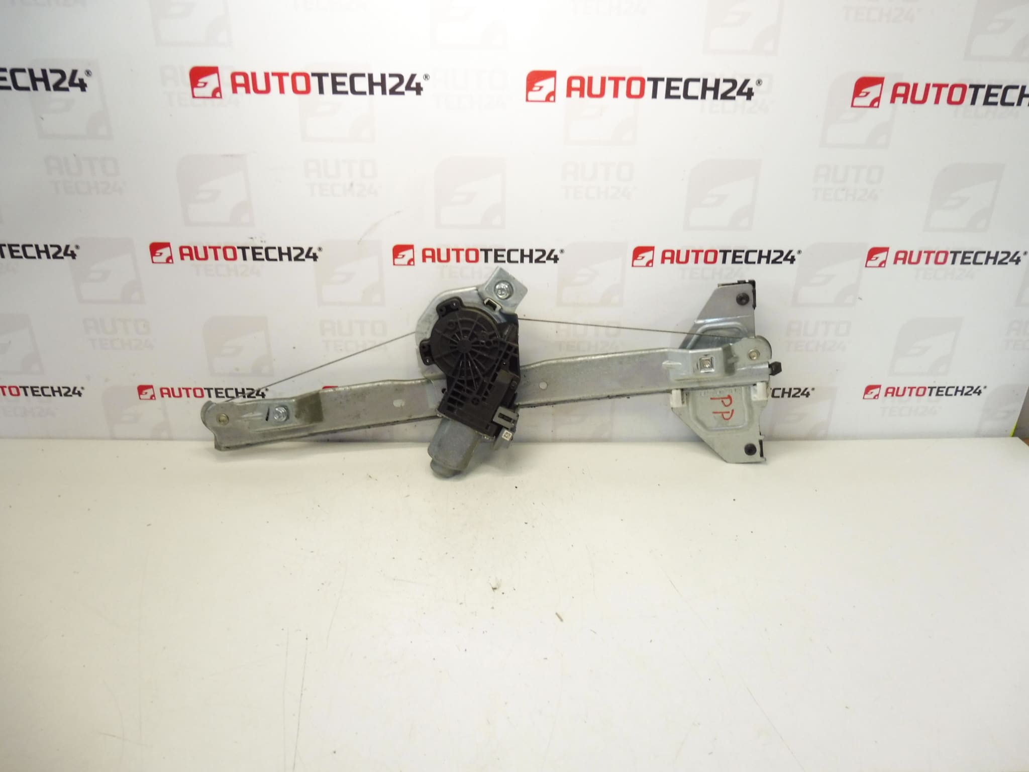 Citroën C3 II A51 9222FQ механизъм за издърпване на предния десен прозорец