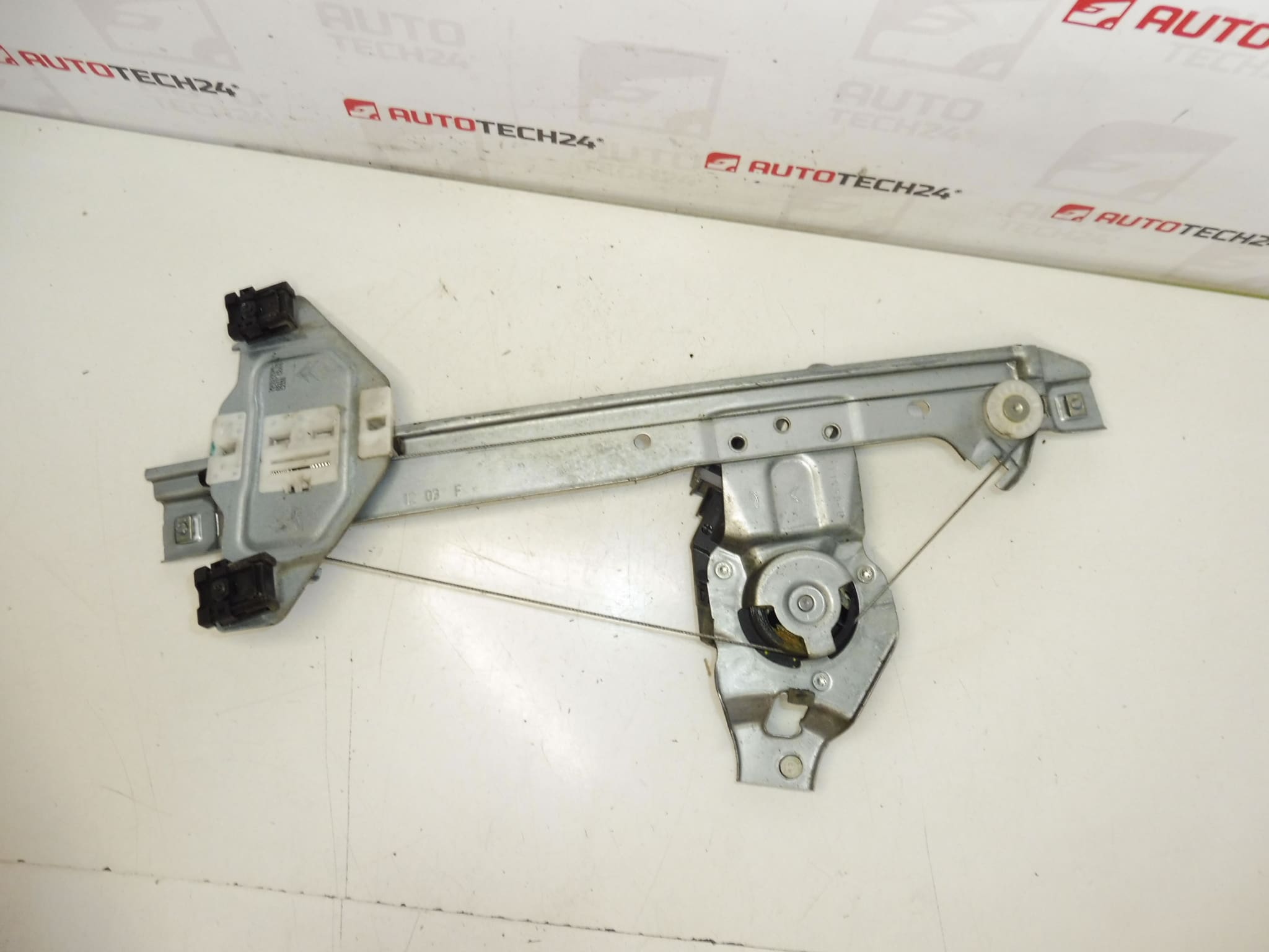 Citroën C3 II A51 9223F9 механизъм за издърпване на задното ляво стъкло - Image 2
