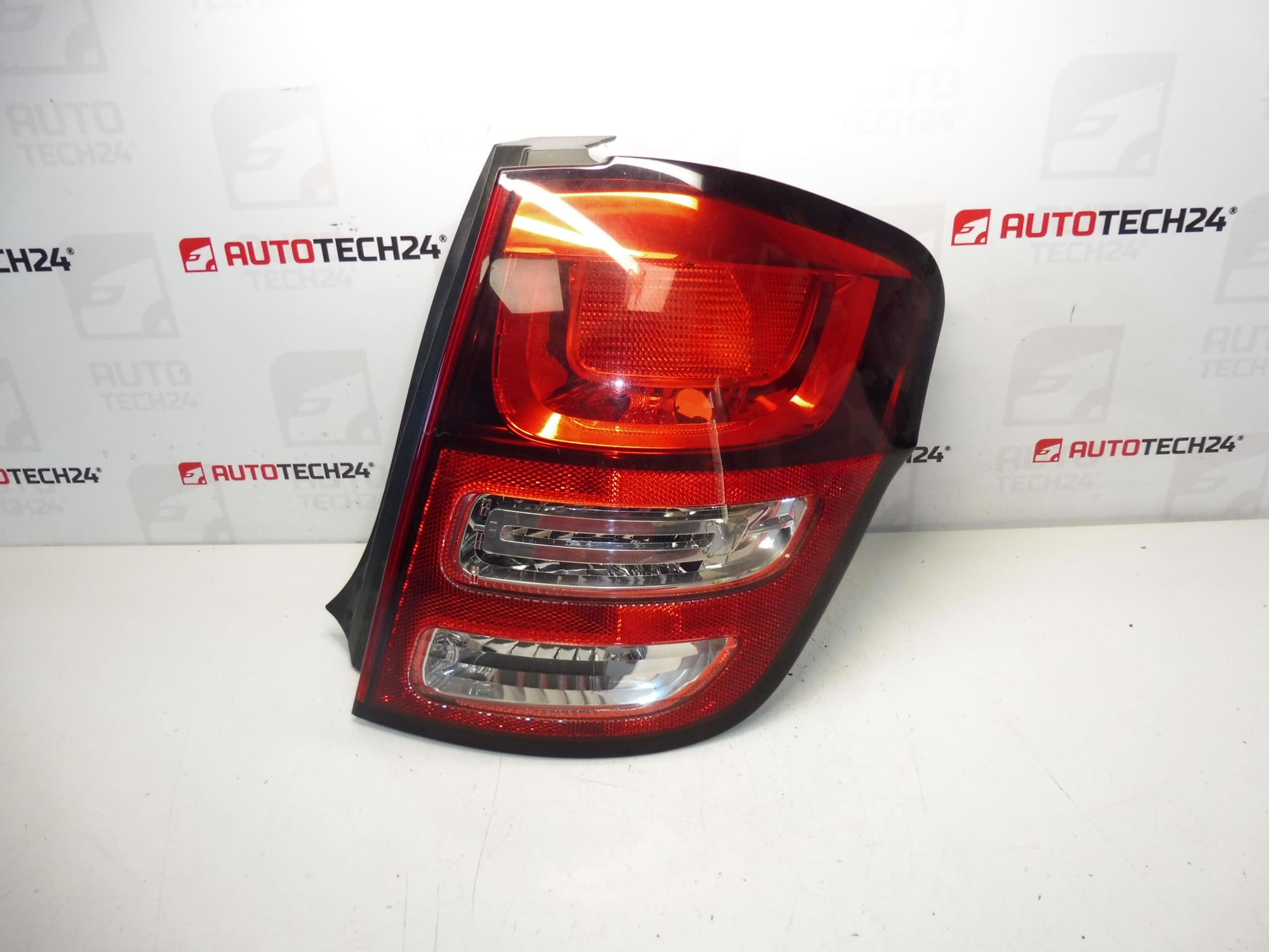 Фар заден калник десен Citroën C3 II 9673805380 6351KQ (Копие)