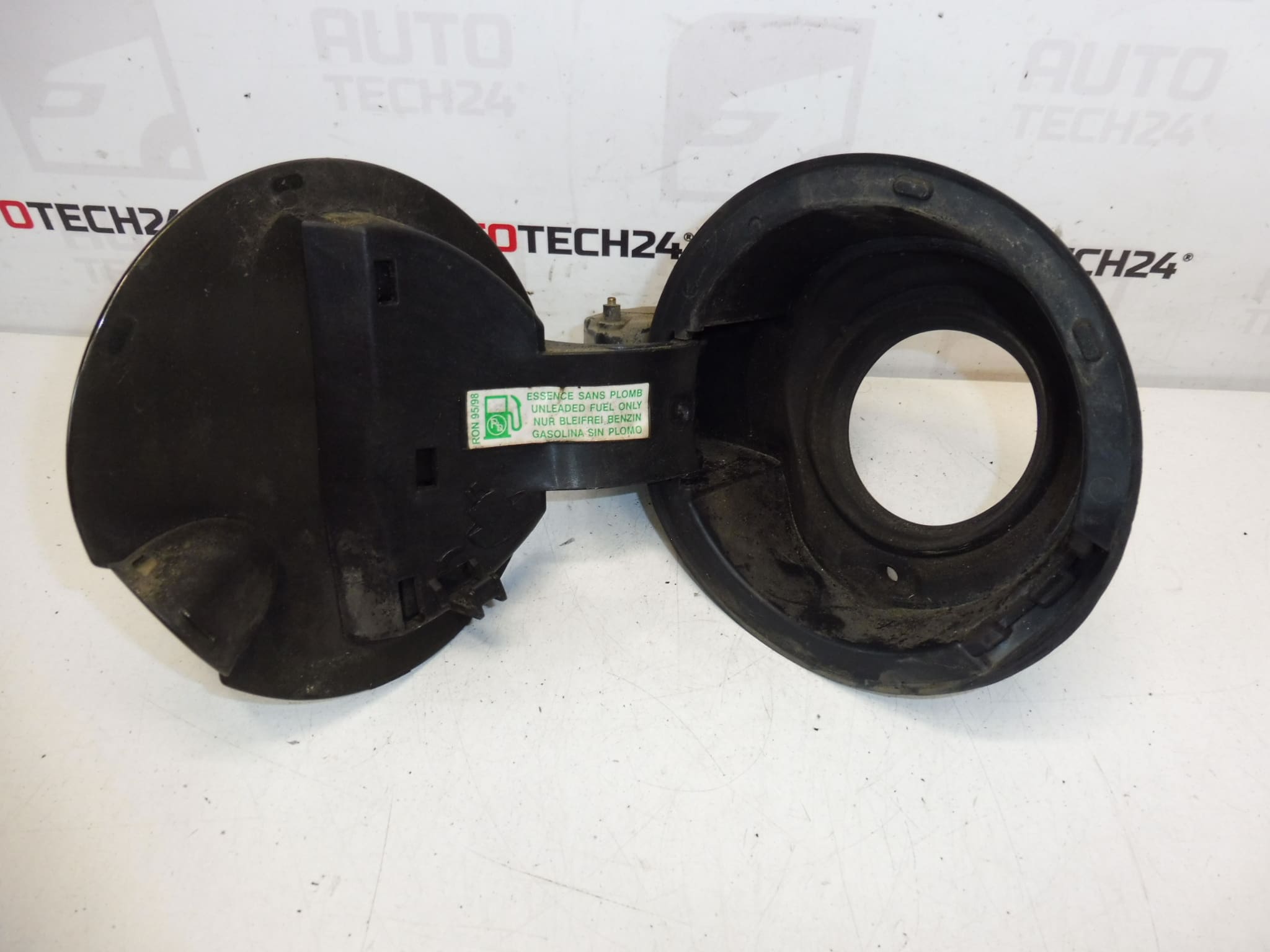 Капачка за резервоар KDK Citroën C3 II A51 1517H3 - Image 2