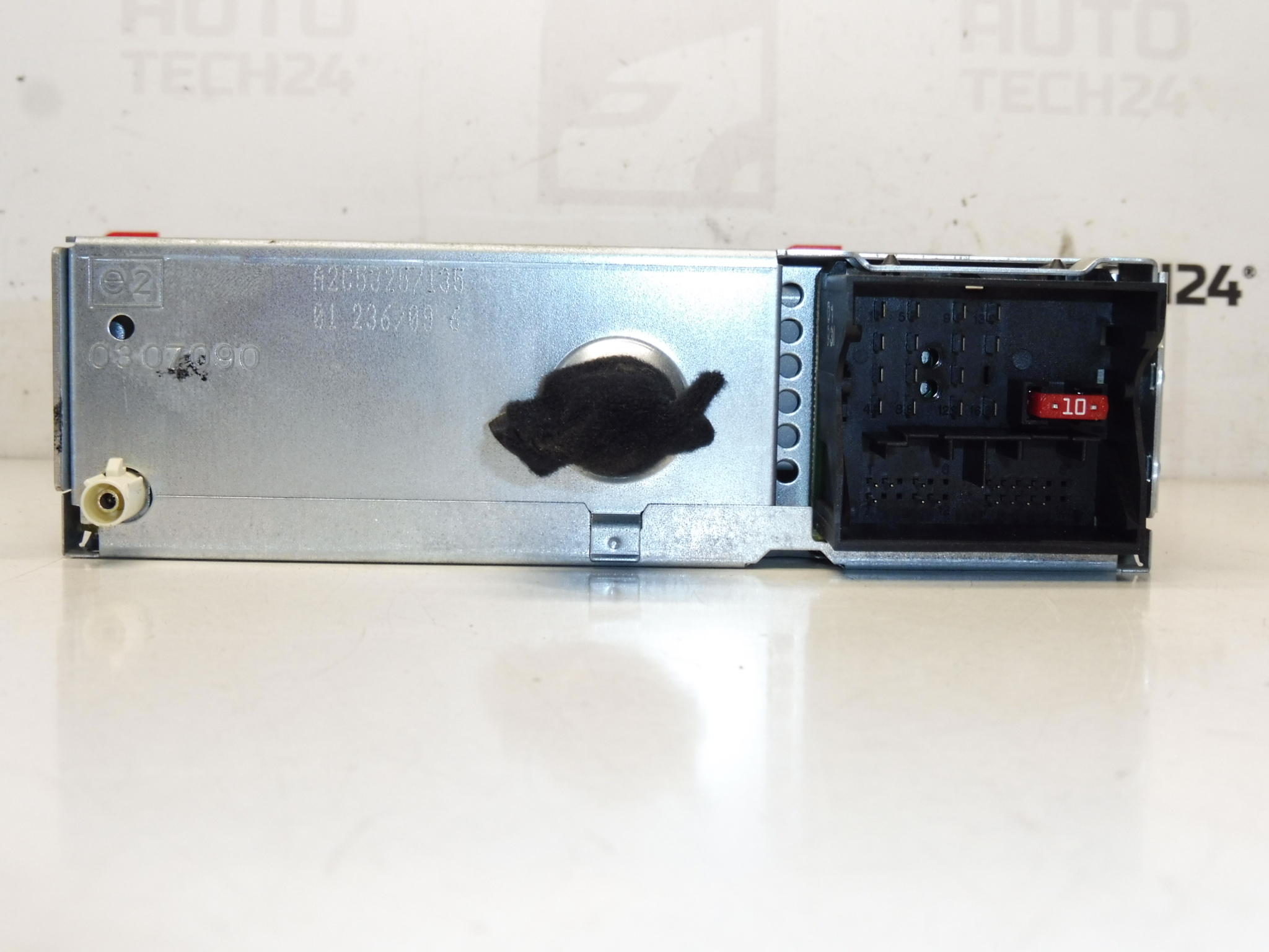 Автомобилно радио CD MP3 Continental RD4N1M-03 Ситроен Пежо 96662669XT