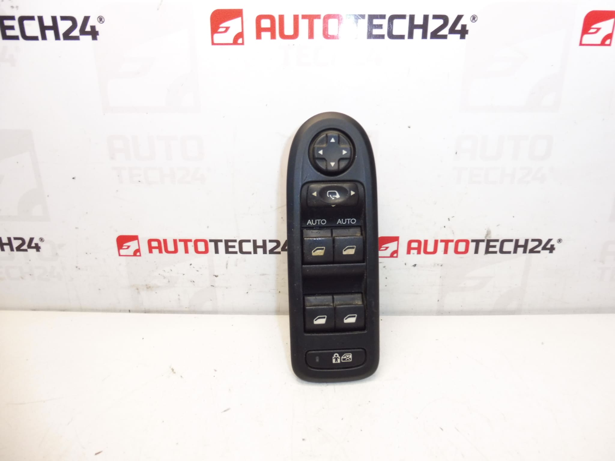 Управление на прозорци и огледала Citroën C3 II 96652236XT 6490AZ