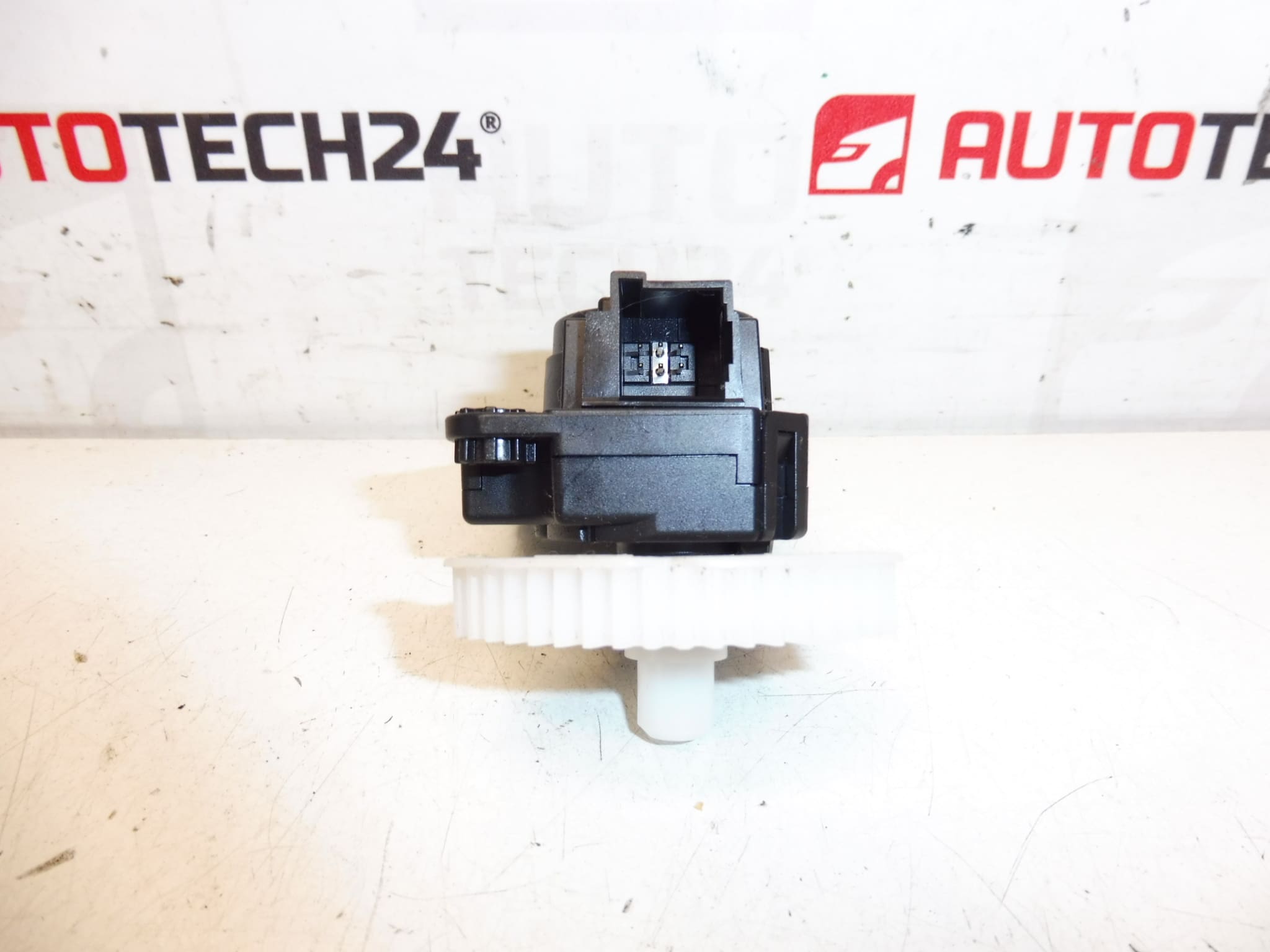 Сервомотор за отопление BEHR Ситроен Z5509001 2706149C 647997 - Image 2