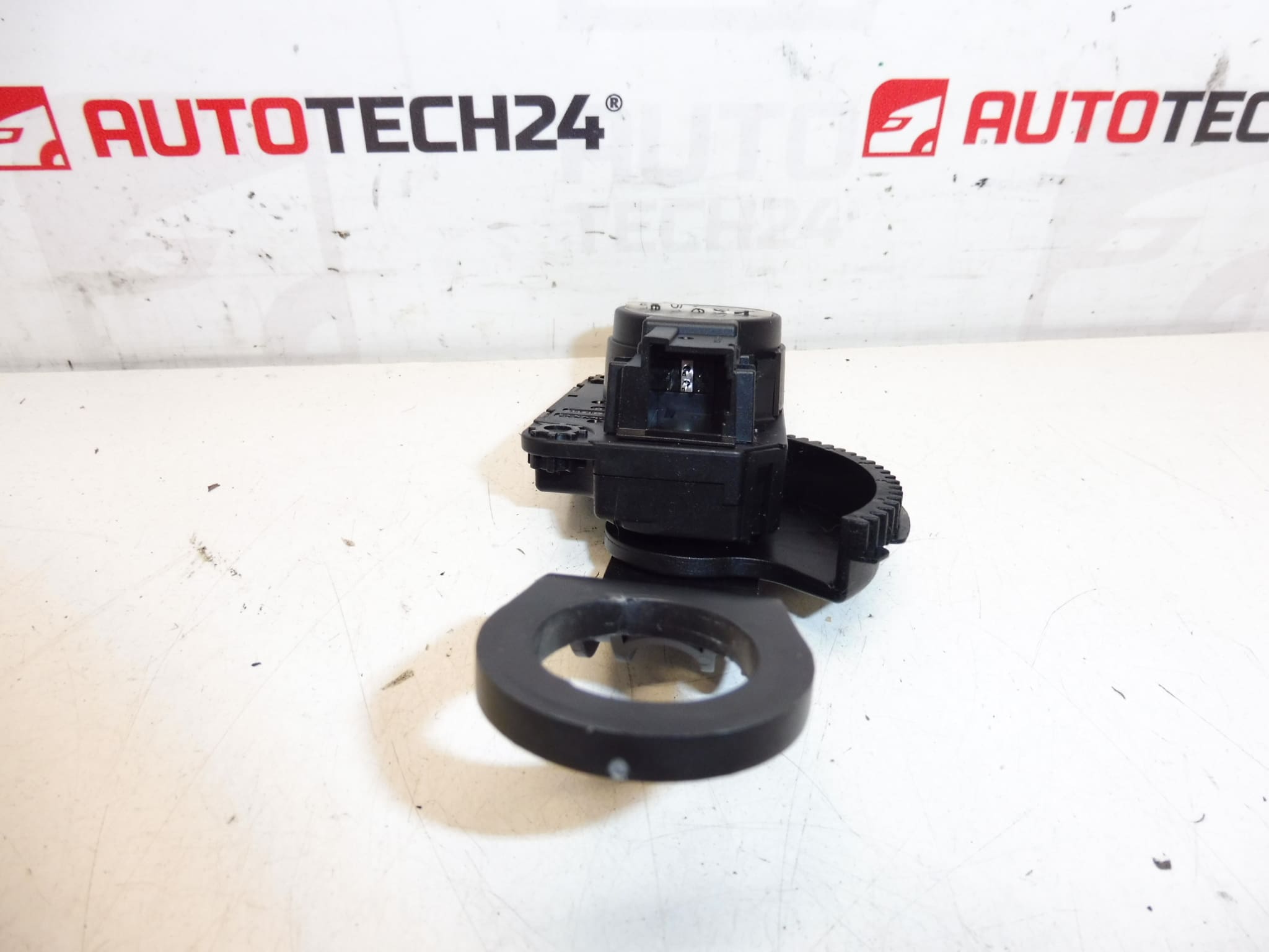 Актуатор на парното BEHR Citroën Z5509001 28006148A 647998 - Image 2