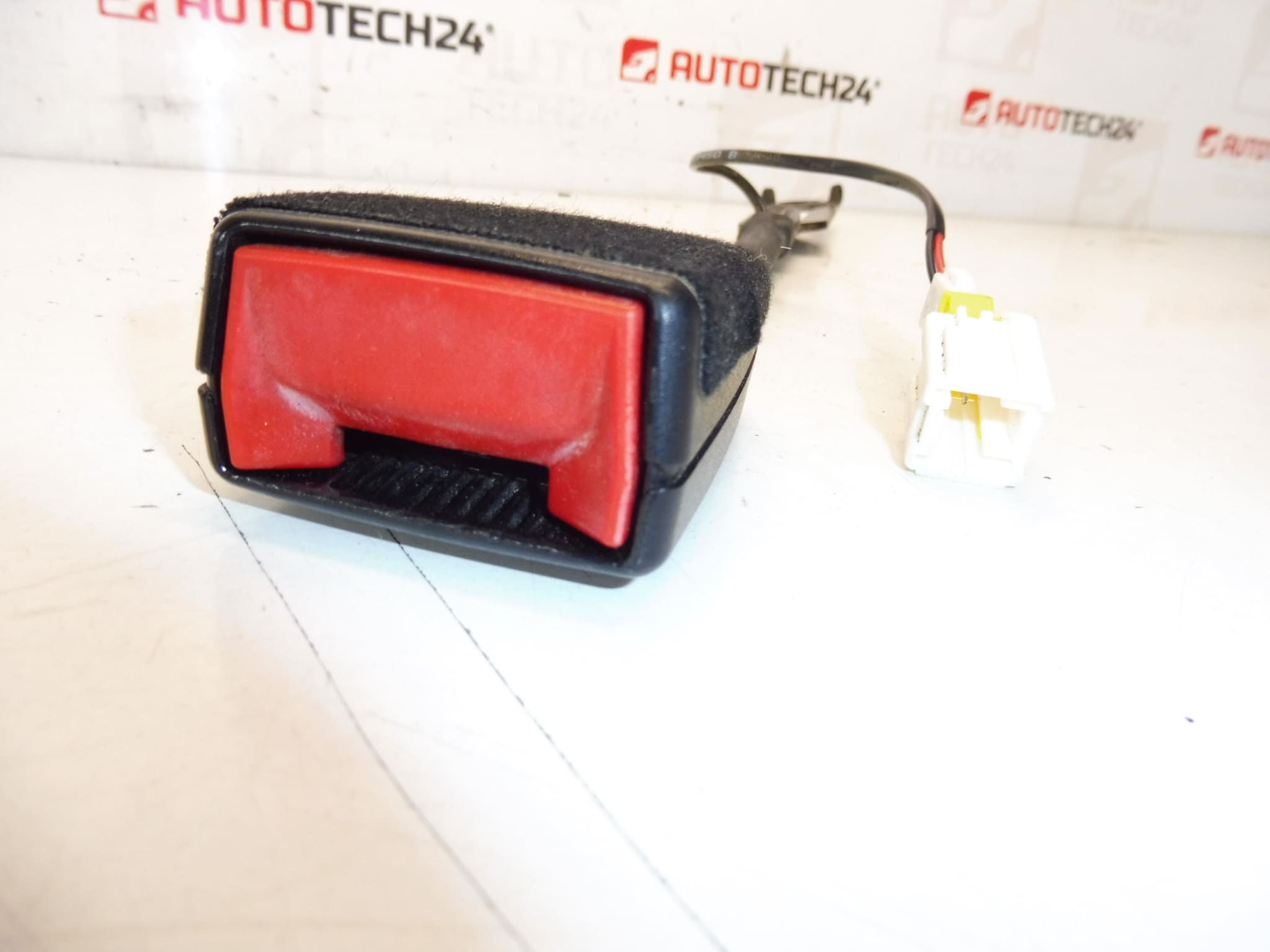 Държач за ключалка за колан Peugeot 3008 5008 8976Q8 - Image 2