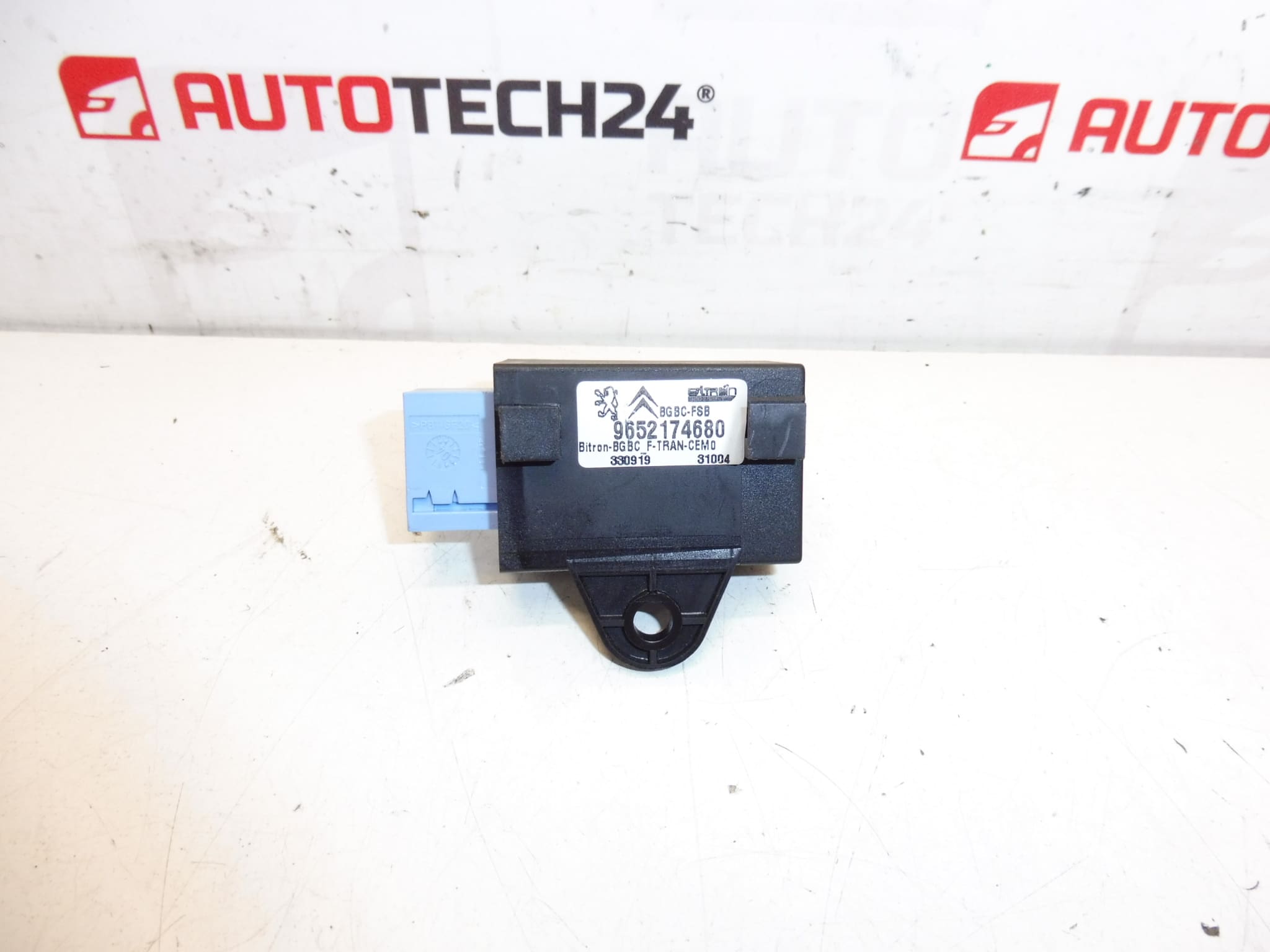 Реле за безопасност Citroën Peugeot 9652174680 8914GH