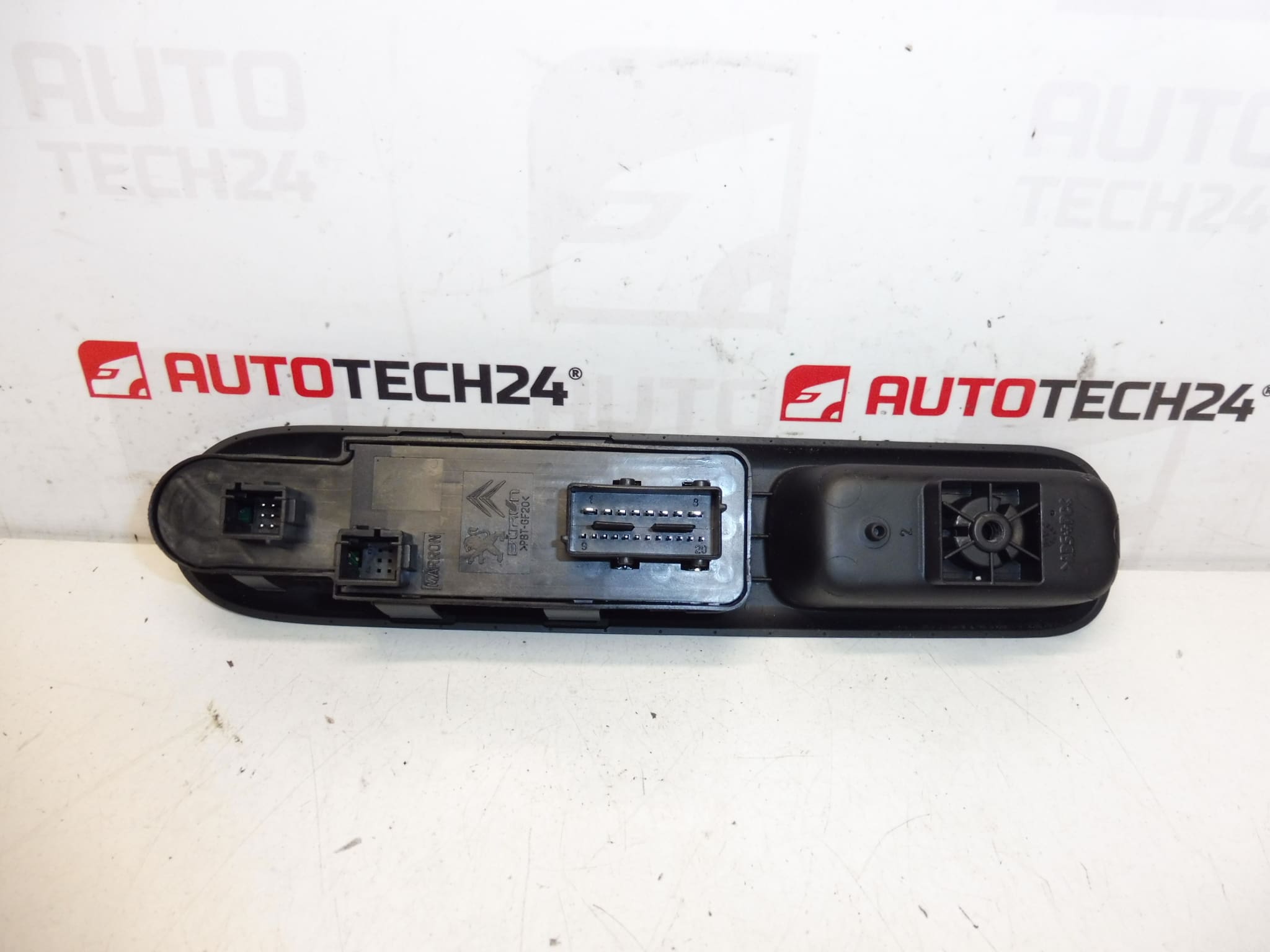 Управление на стъкла и огледала Peugeot 3008 5008 96650620ZD 6490X5 - Image 2