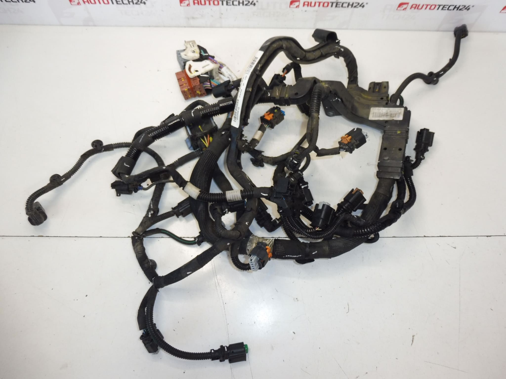 Основен двигател 1.6 e-HDI Citroën Peugeot 9803029080 - Image 2