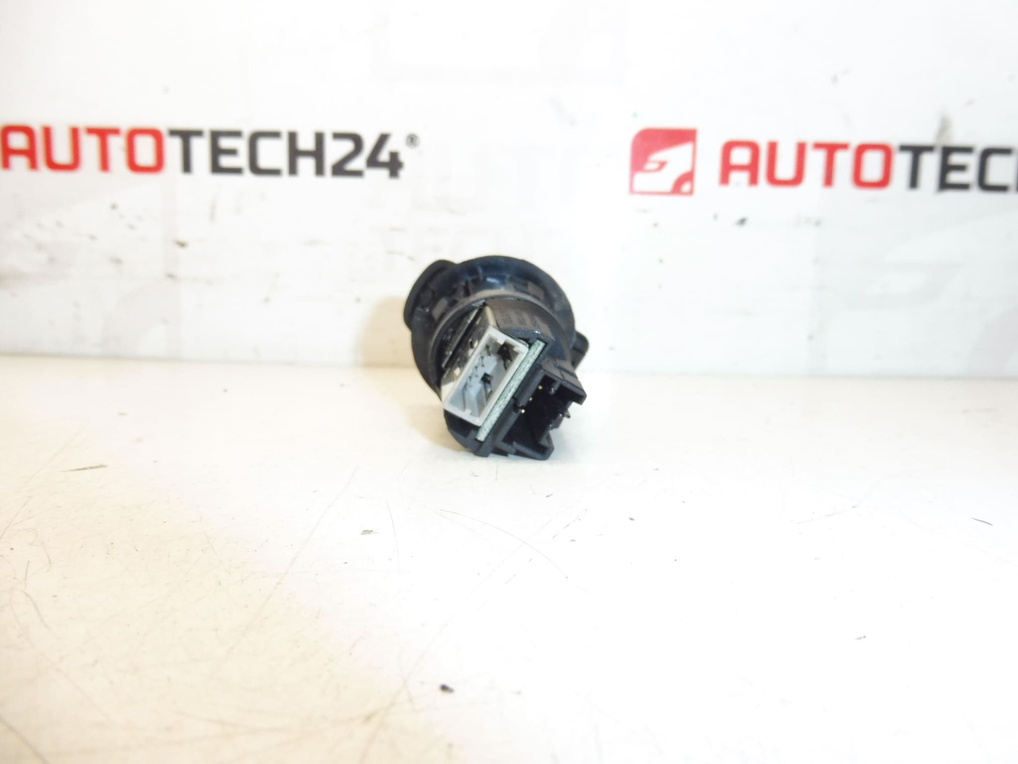 USB букса Citroën Peugeot 96645227ZD 6574JV - Image 2