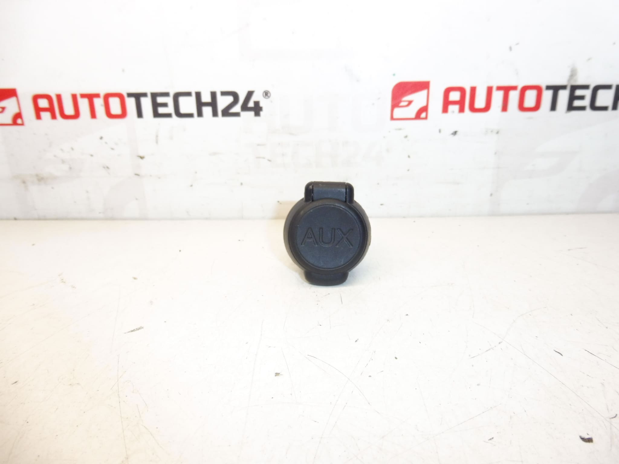 USB букса Citroën Peugeot 96645227ZD 6574JV