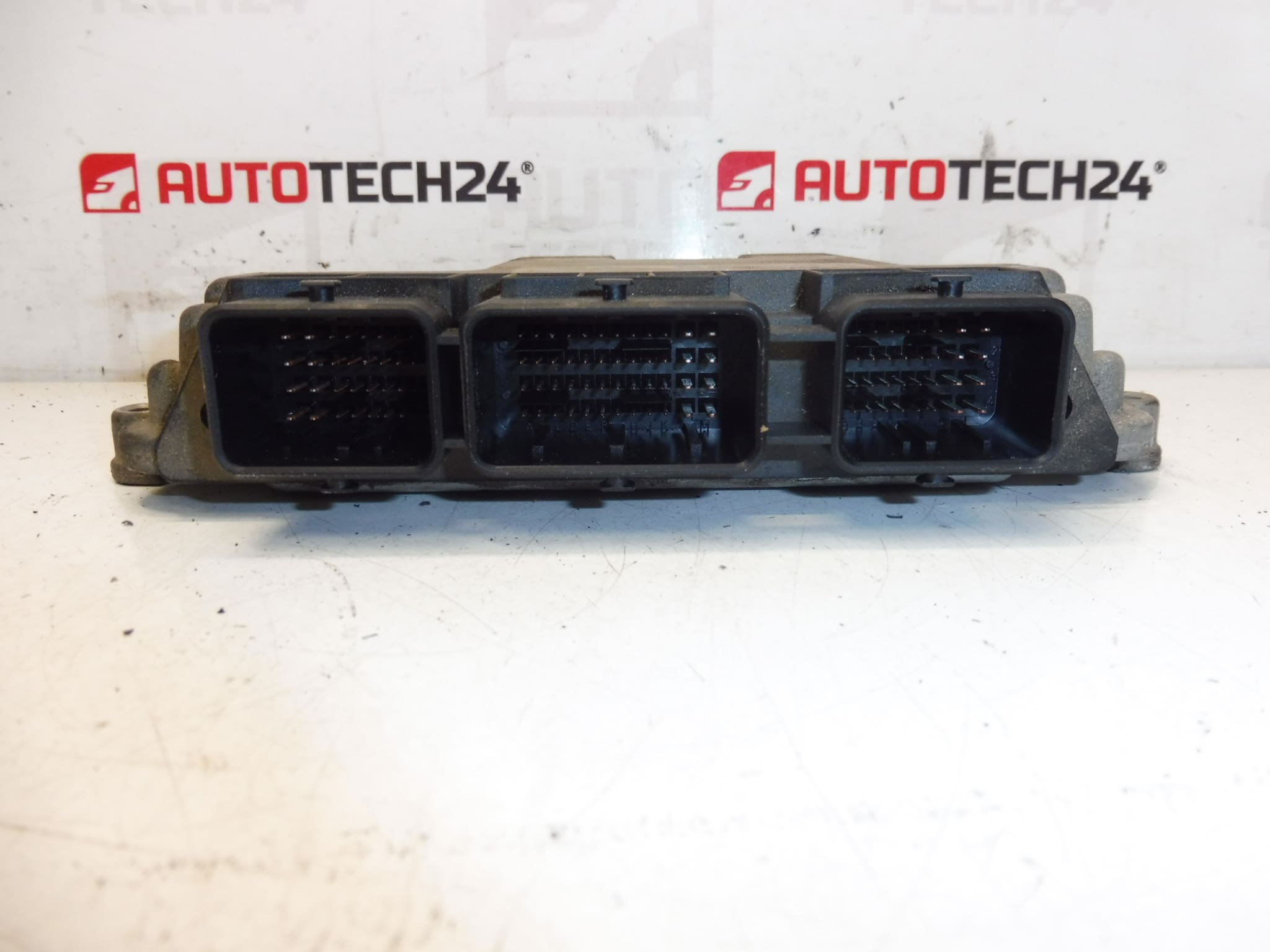 Блок за управление Bosch EDC16C34 0281011392 9656162280 - Image 2