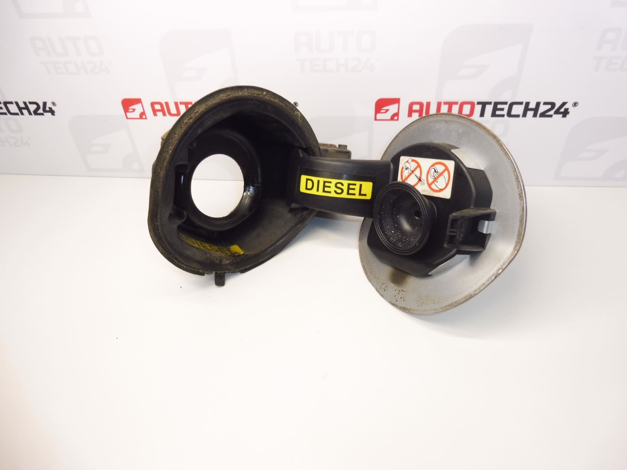 Капачка за резервоар Citroën C4 B7 EZRC 9687310880 1517J1 1518F9