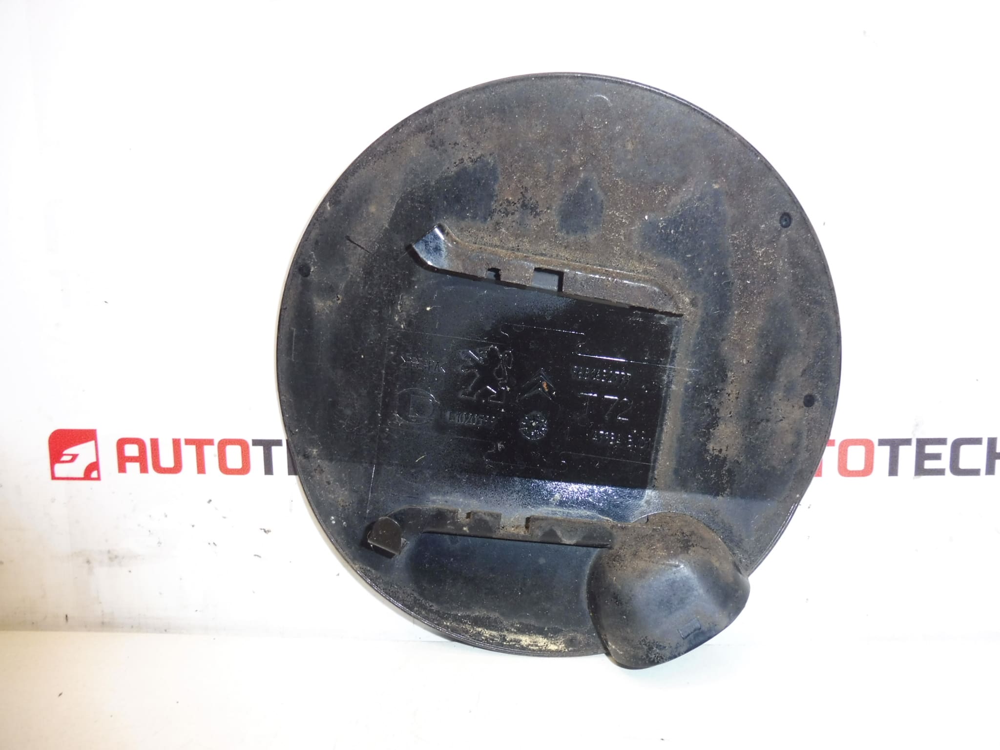Капачка за резервоар KTVD Peugeot 308 9681632777 1517G5 - Image 2