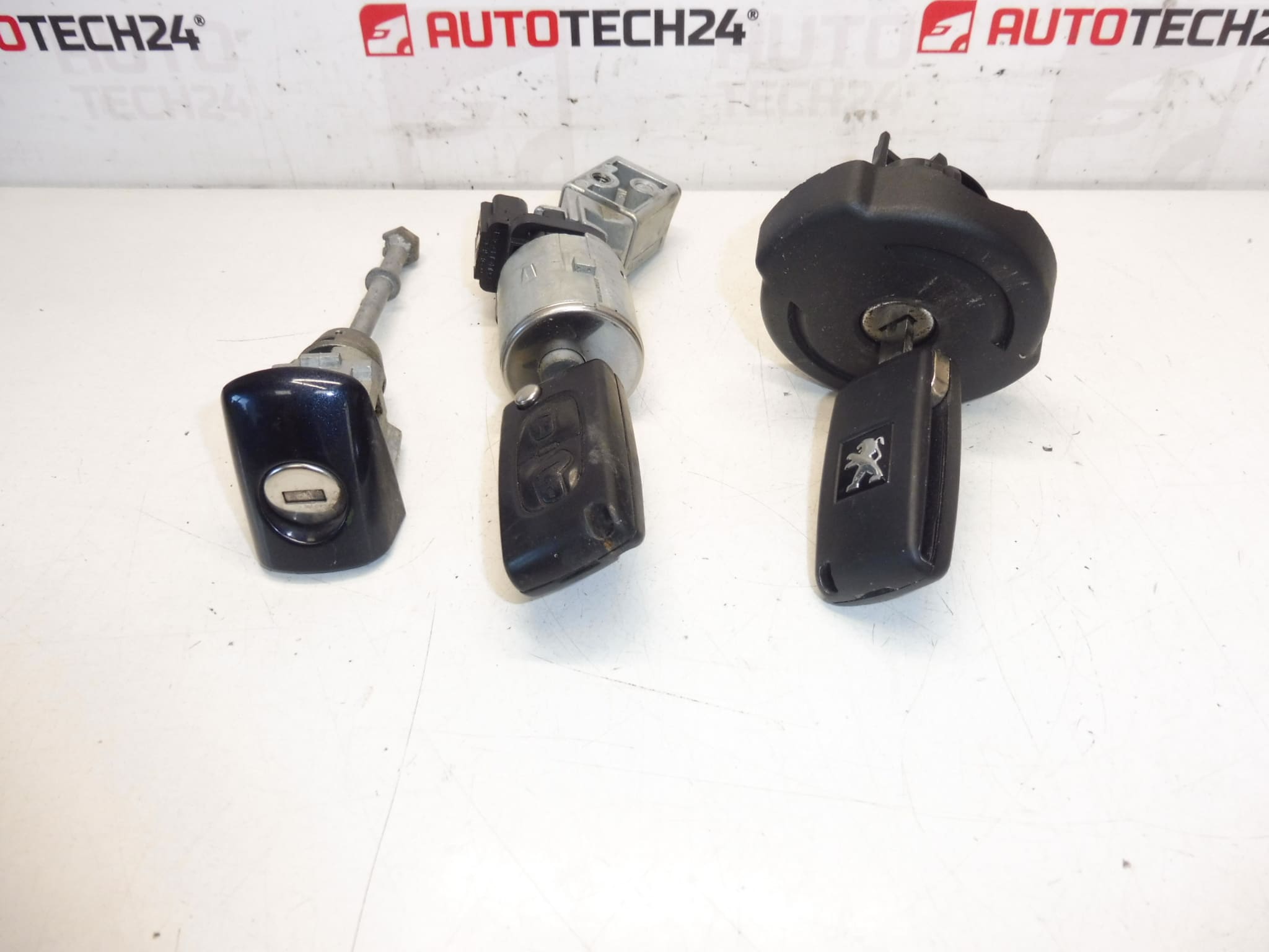 Комплект брави 2 ключа Peugeot 3008 5008 4162SX 4162KF 4162XT