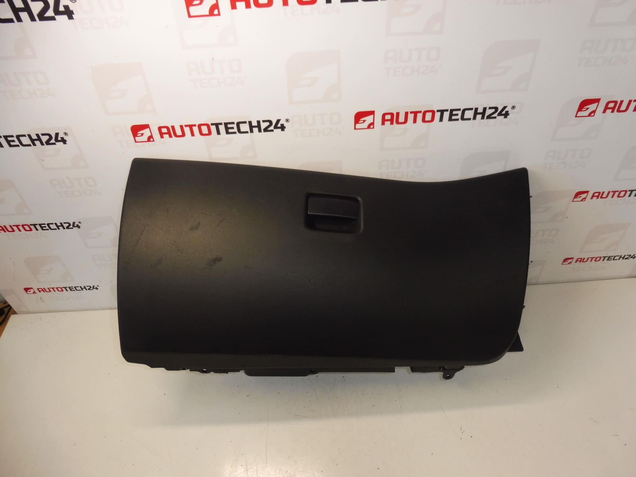 Кутия за съхранение Citroën C4 Picasso 8218FH 8218FF 8226CY