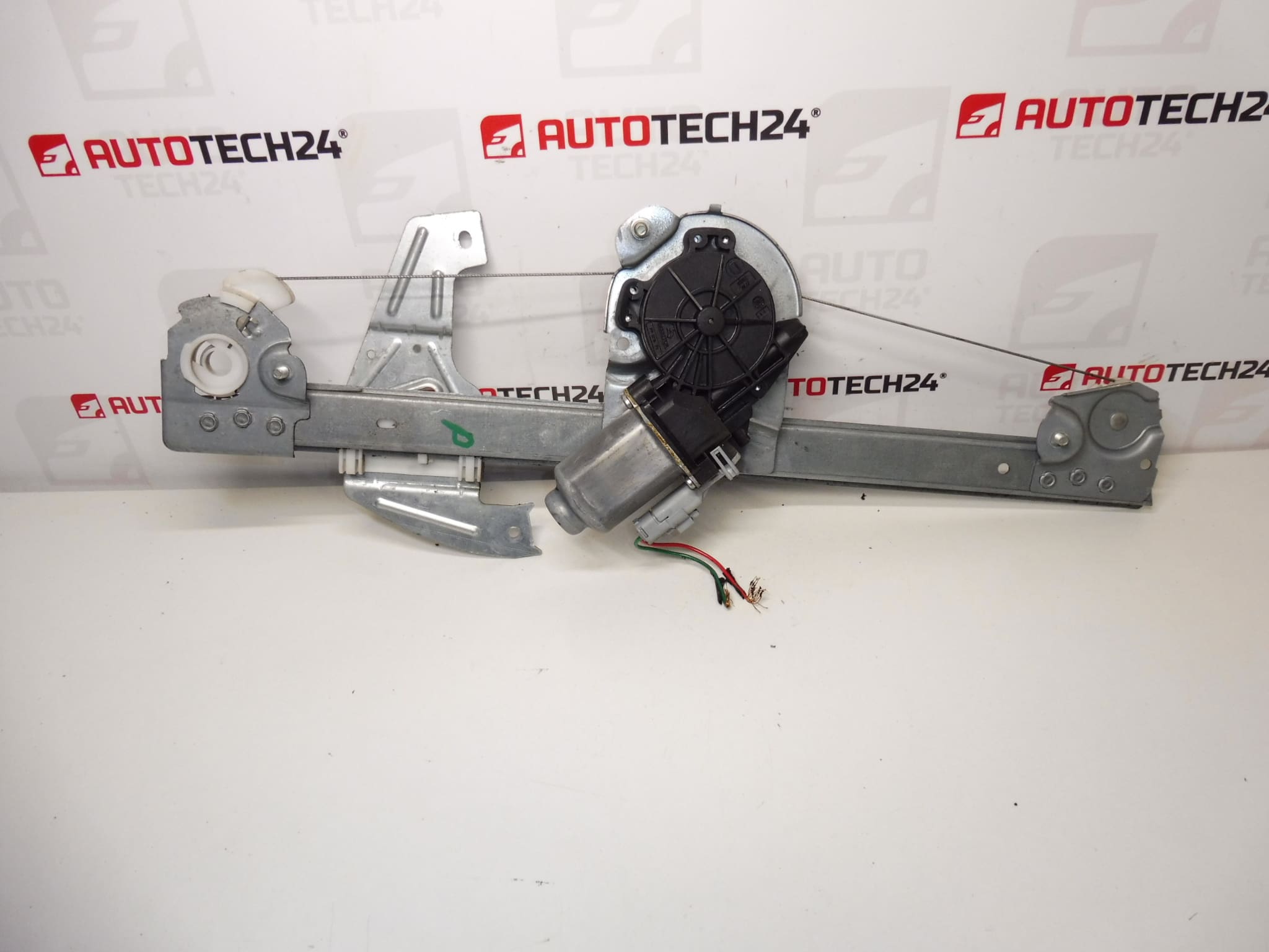 Регулатор за повдигане на дясното предно стъкло Citroën C1 Peugeot 107 9222T6
