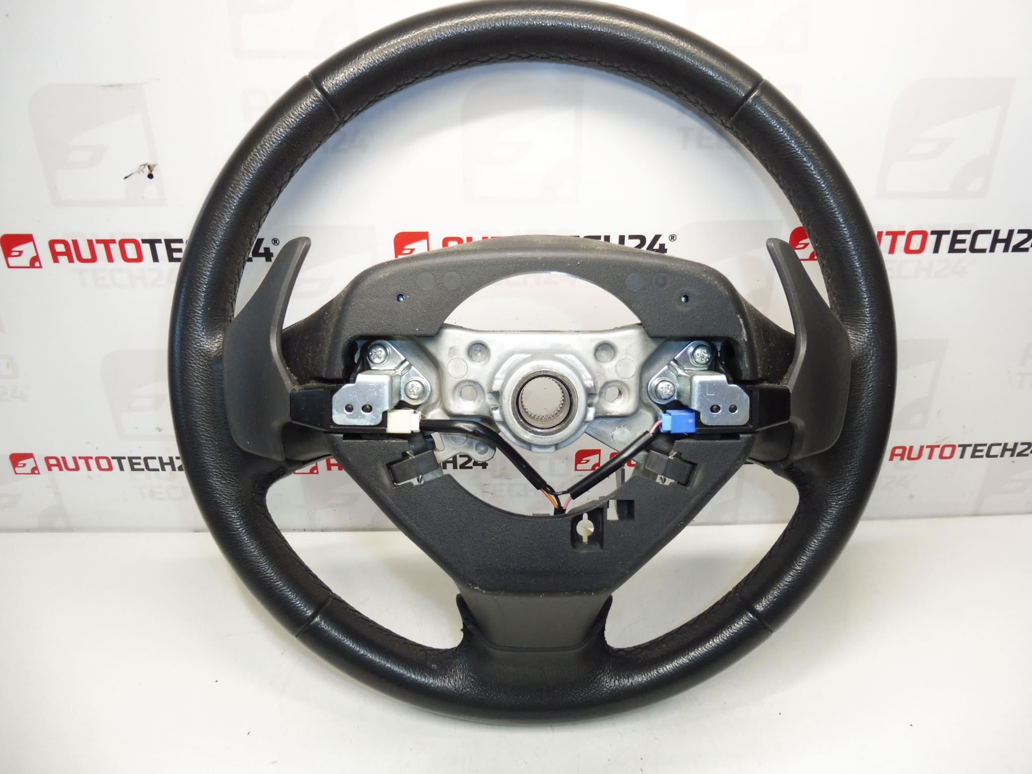 Citroen C1 Peugeot 107 45180-040-B 16080411 Волан на волана