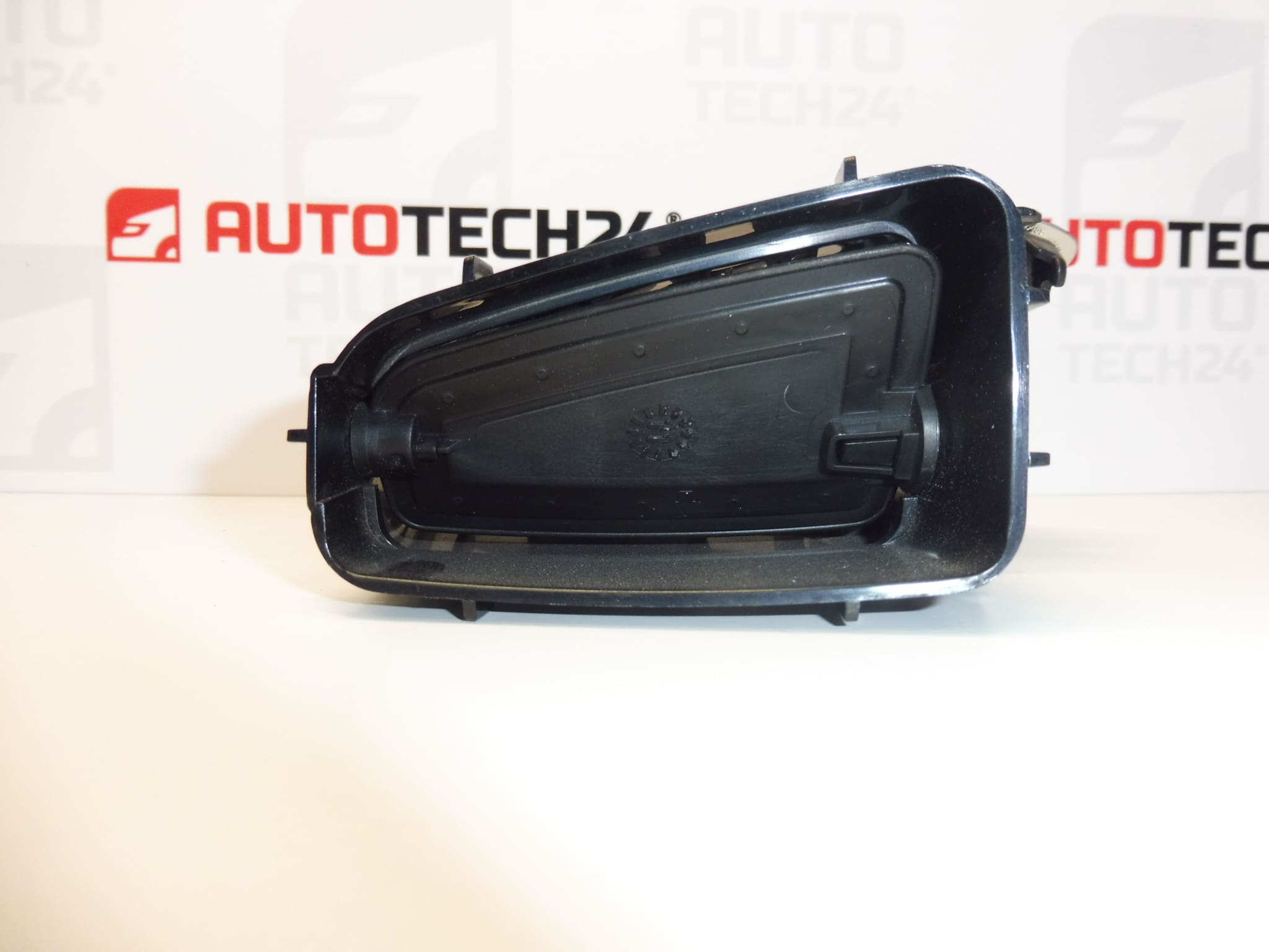 Решетка дясна Citroen C4 II B7 и DS4 9671332277 8247S1 - Image 2