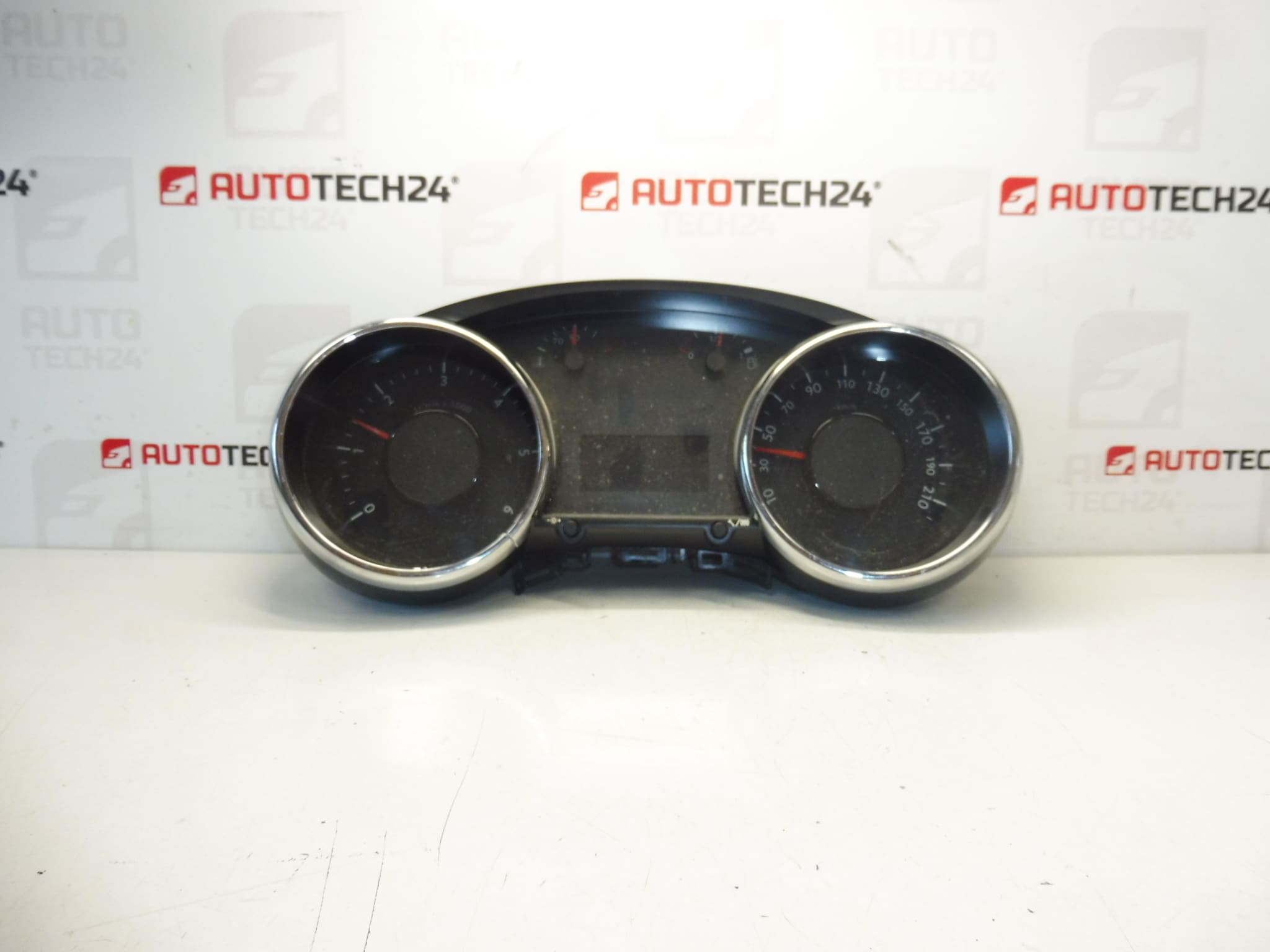 Скоростомер 144000км Peugeot 3008 5008 9804210980 980462780