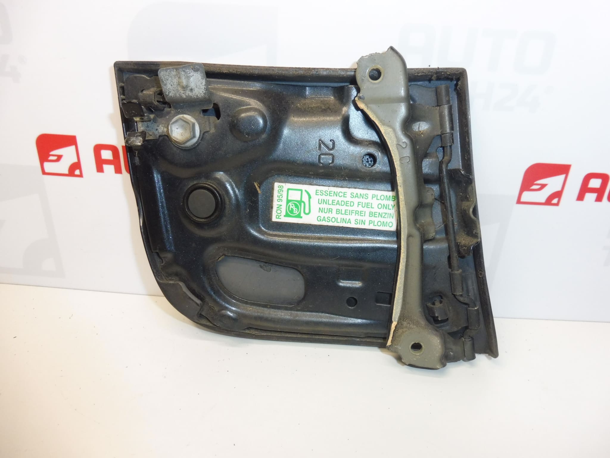 Капак на капачката на резервоара KTA Peugeot 107 Citroën C1 KTB 1517C5 1517C9 - Image 2