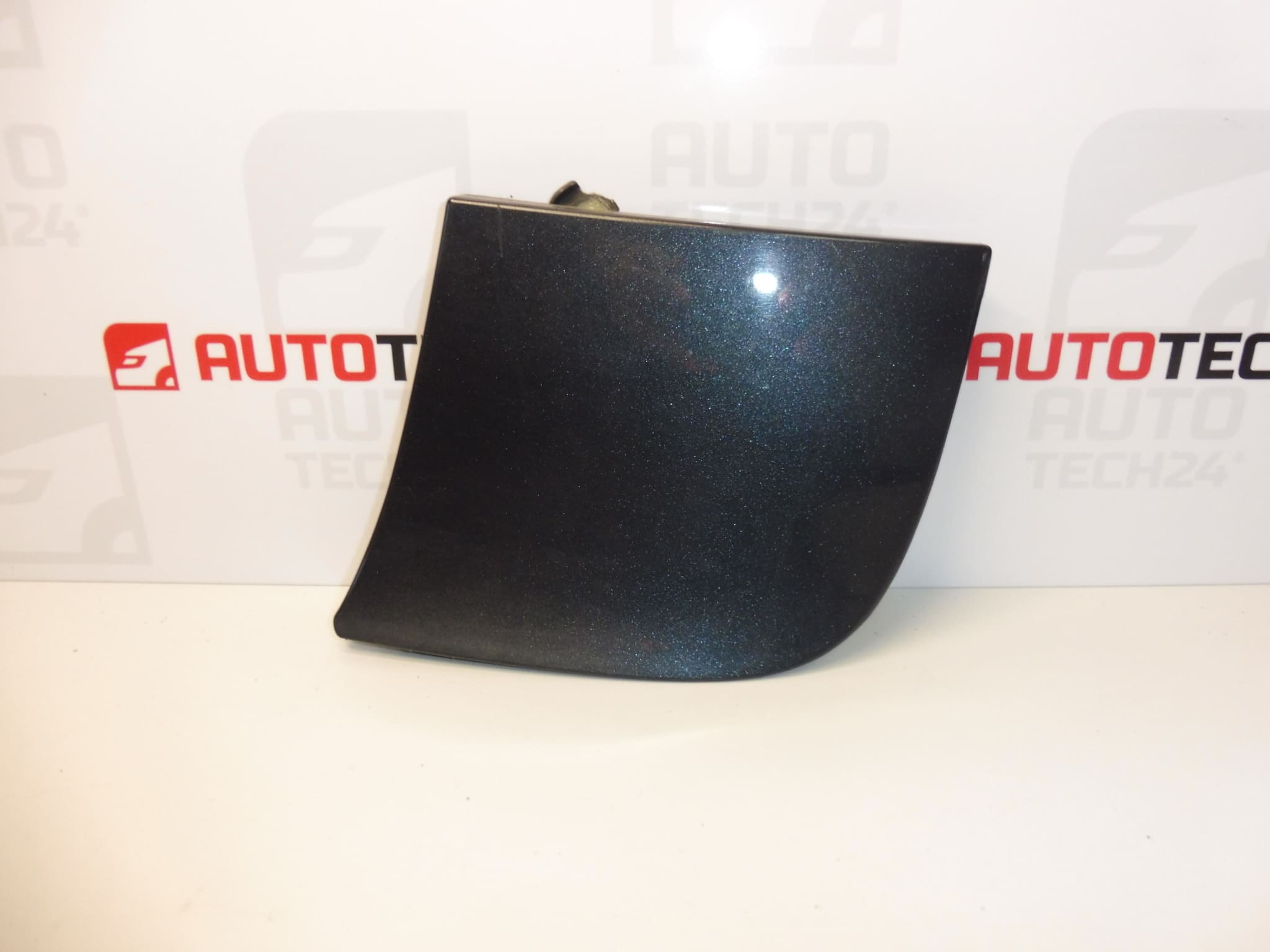 Капак на капачката на резервоара KTA Peugeot 107 Citroën C1 KTB 1517C5 1517C9