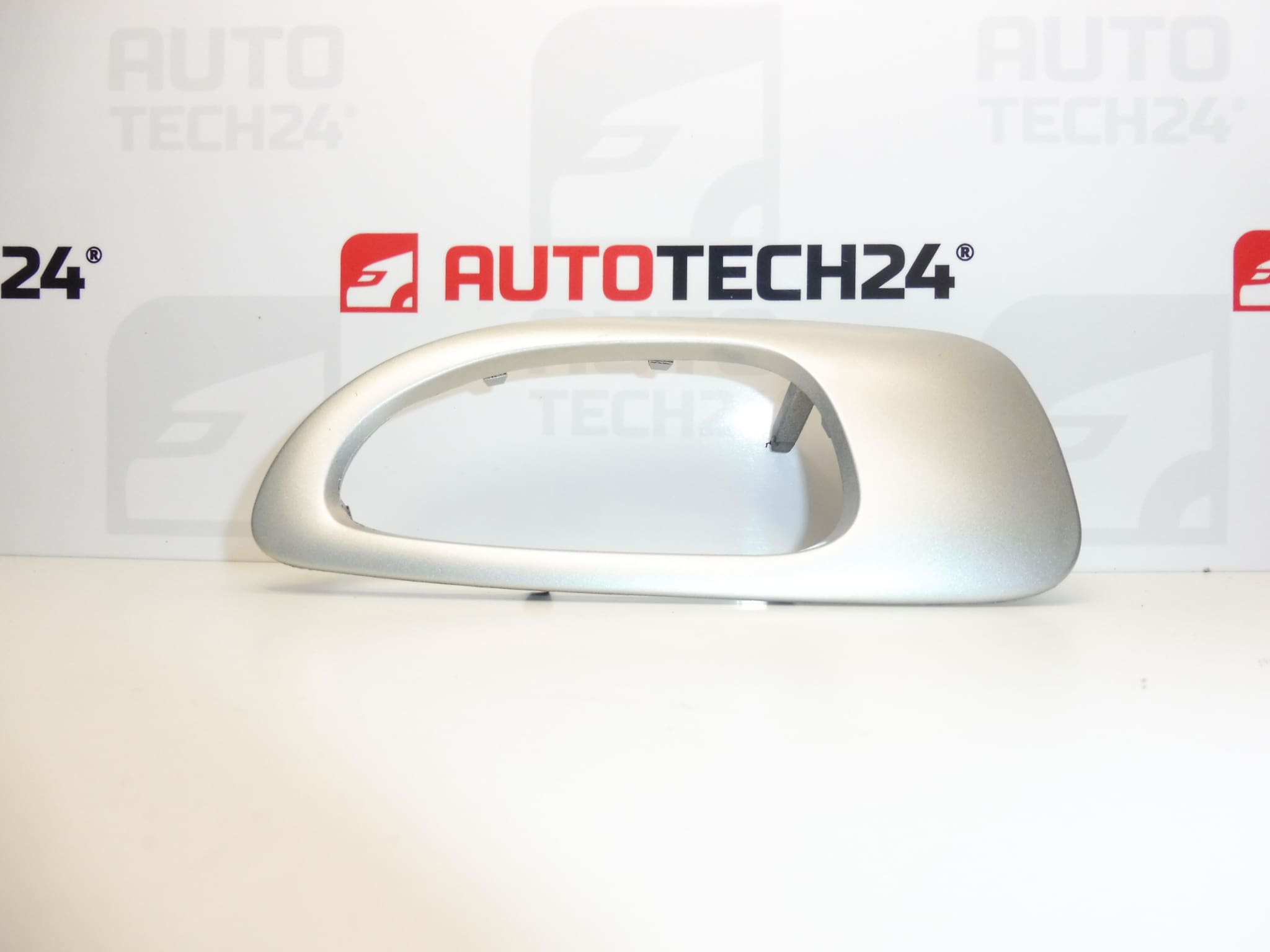 Капак на вътрешната дръжка на дясната задна врата Peugeot 307 9634769077 9119Y2