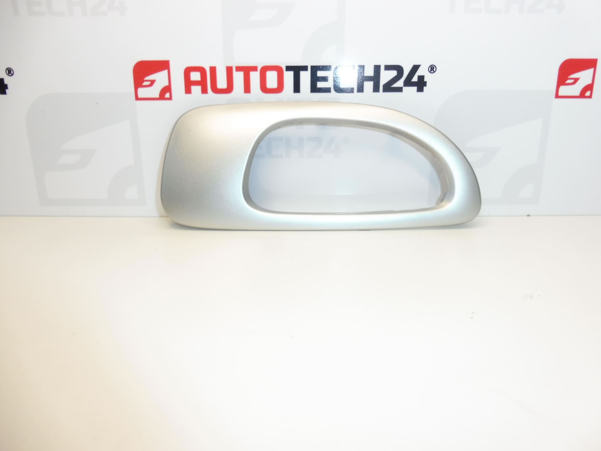 Капак за вътрешната дръжка на лява задна врата Peugeot 307 9634770077 9119Y1