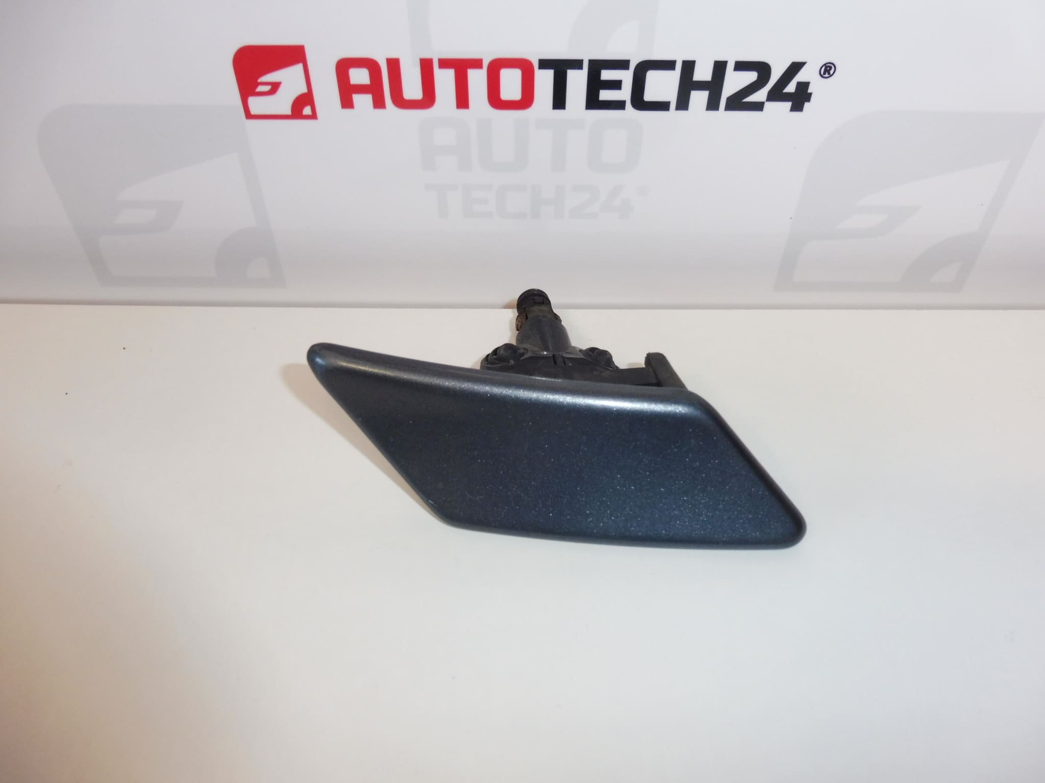 Рамо и капачка на пръскачката на десен фар Peugeot 307 6438H3 6438H1
